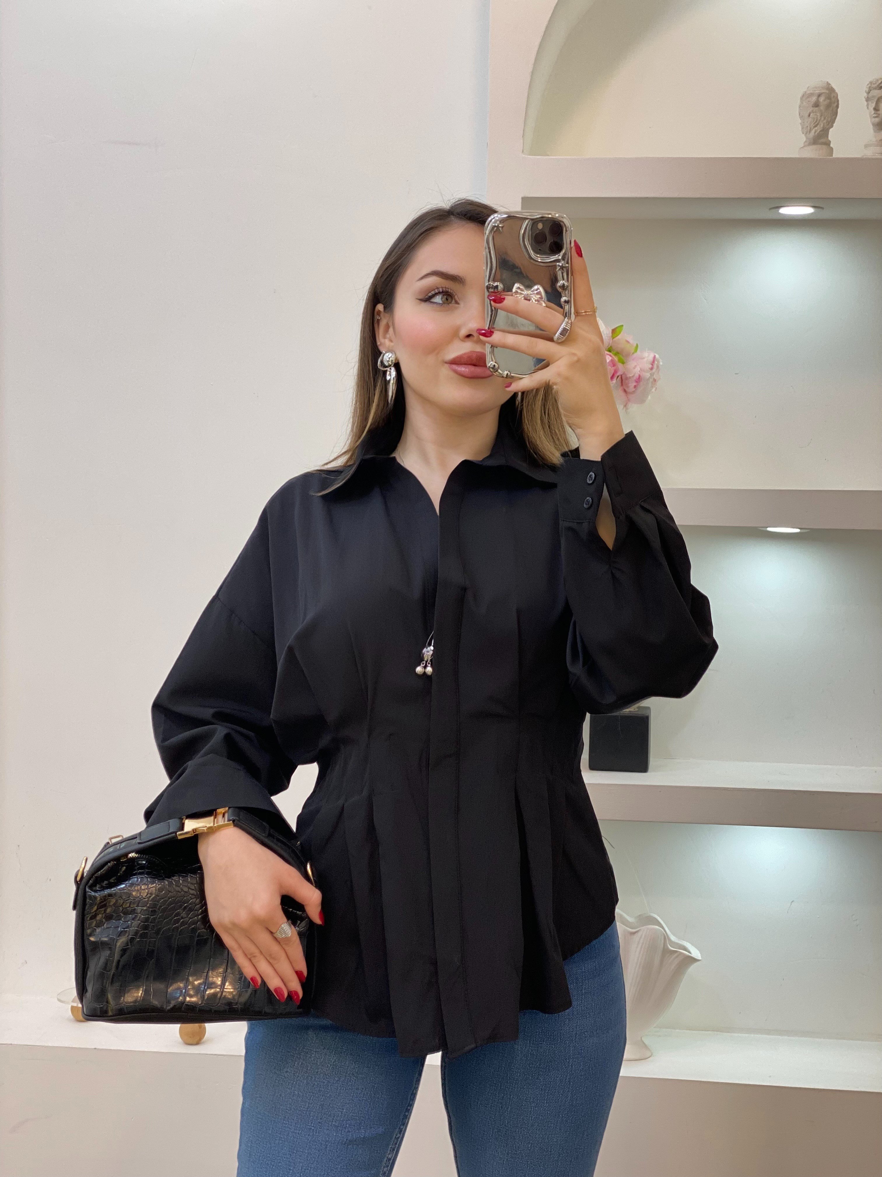 Siyah Piliseli Model Gömlek 