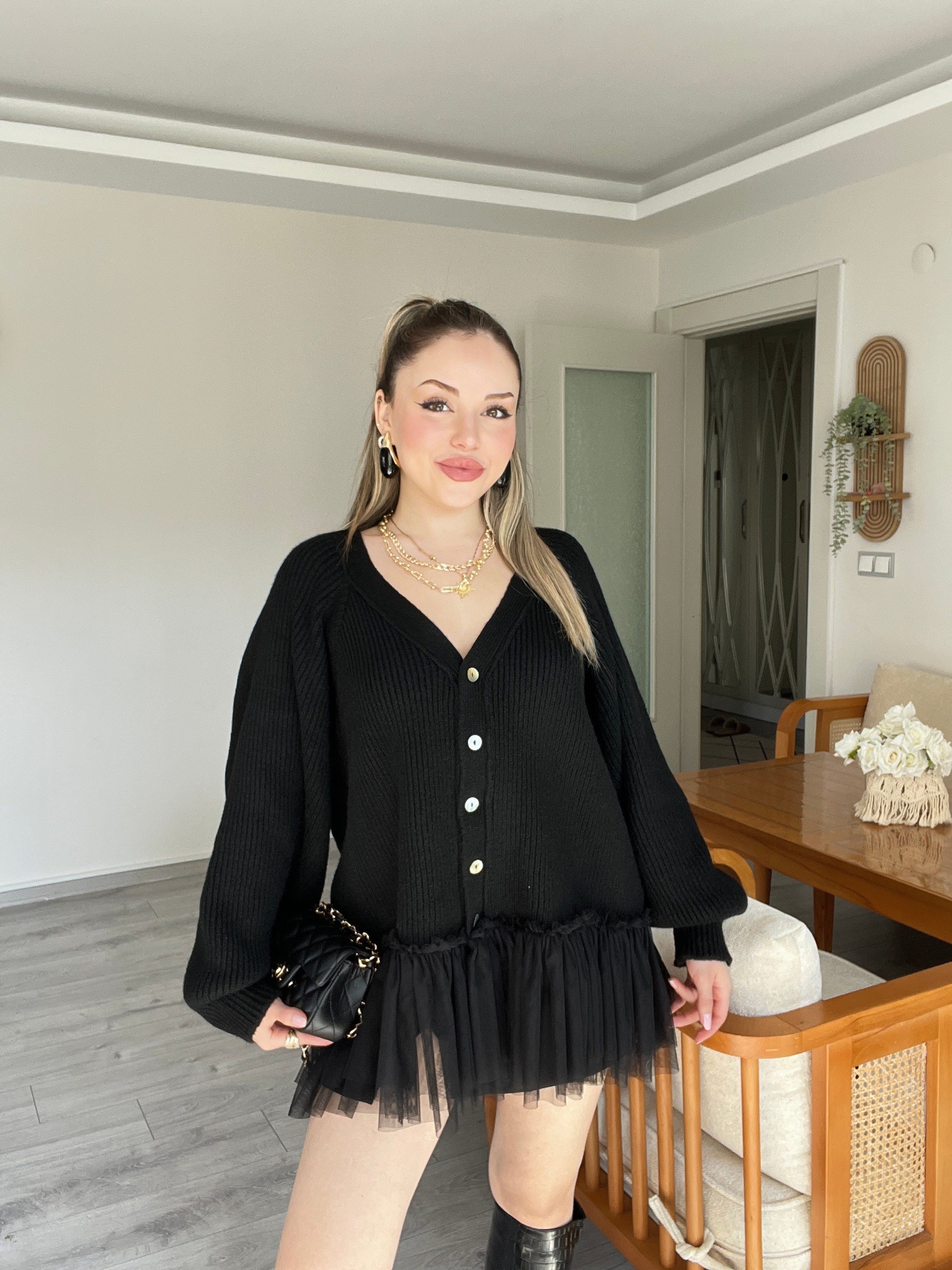 Siyah Premium Kalite Tül Detaylı Hırka