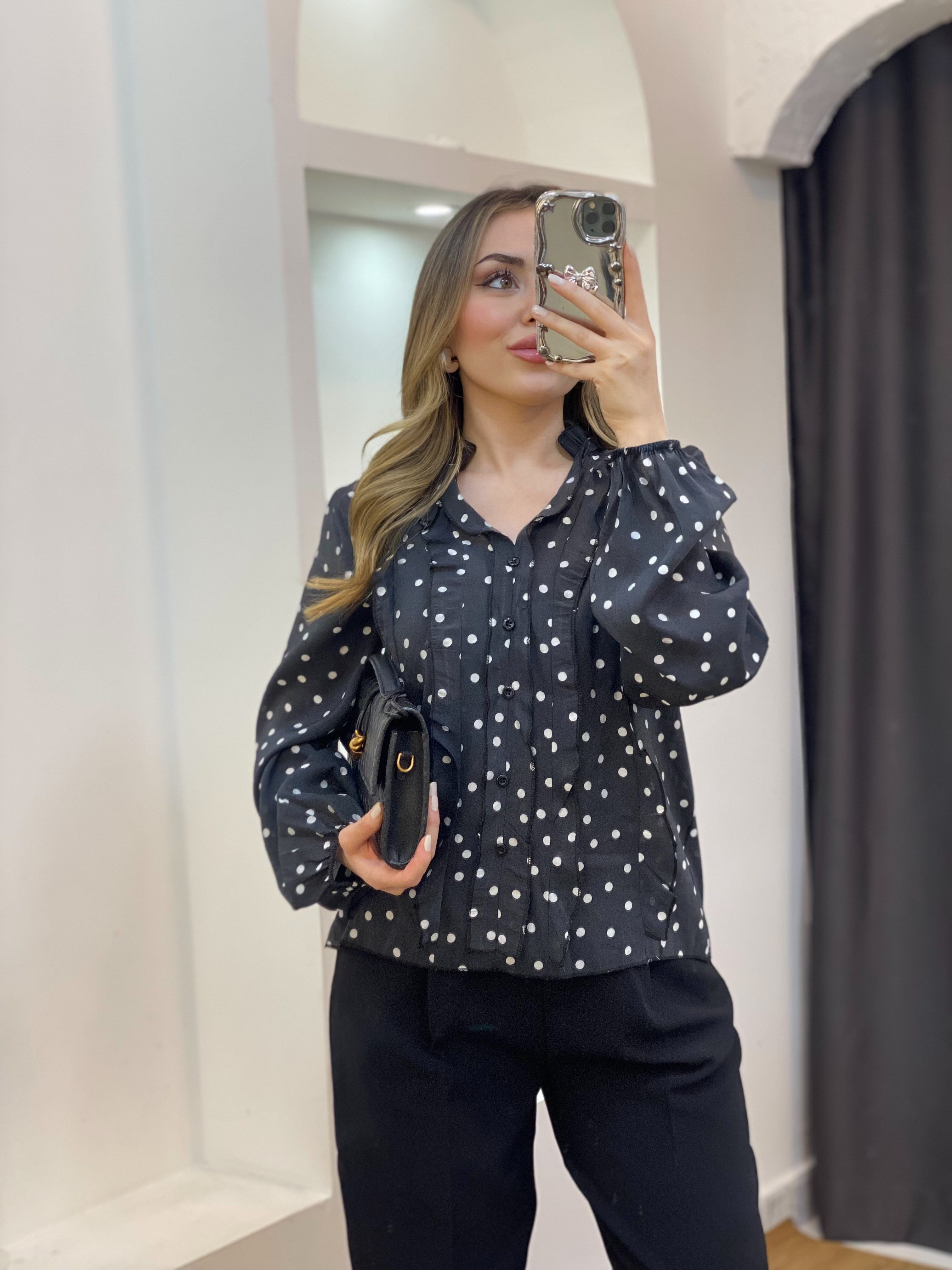 Siyah Puantiyeli Tensel Gömlek 