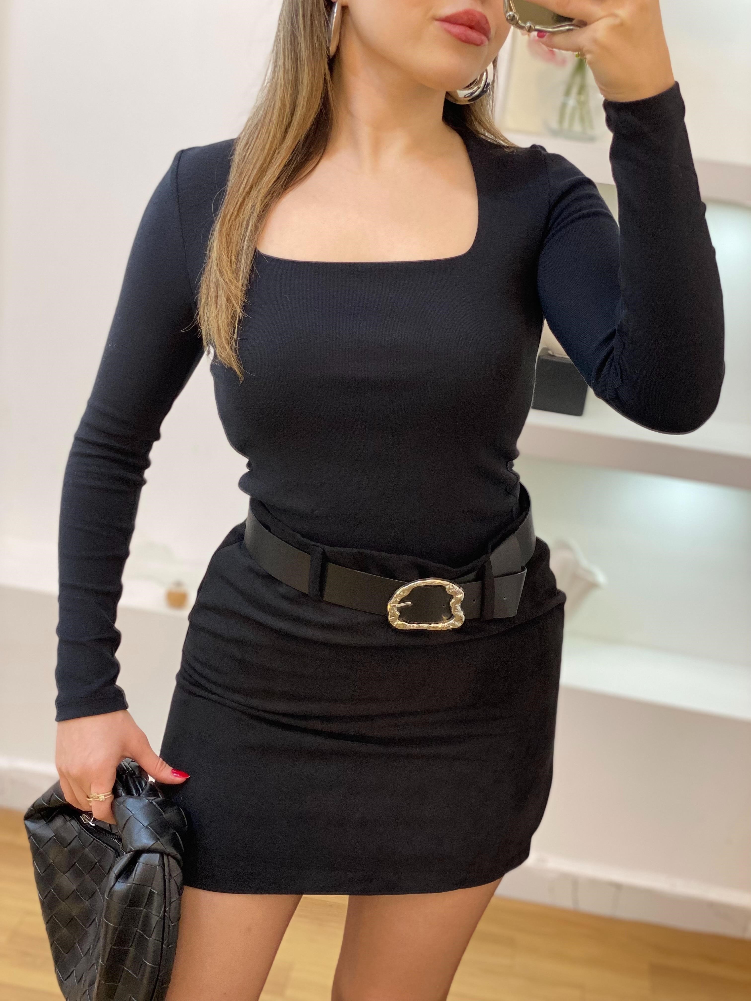 Siyah Sandık Yaka Basic Bluz