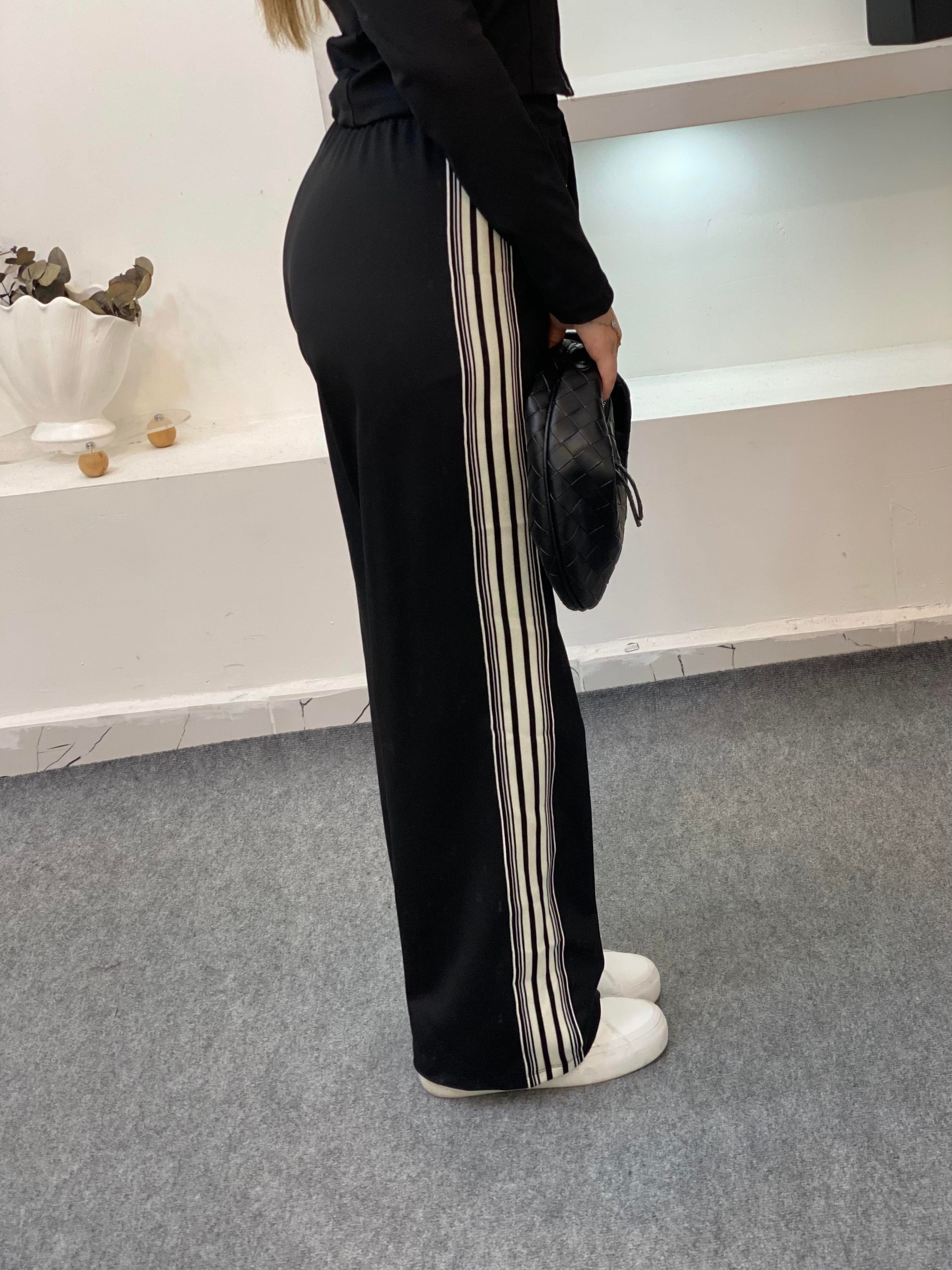 Siyah Şeritli Likralı Eşofman Takım