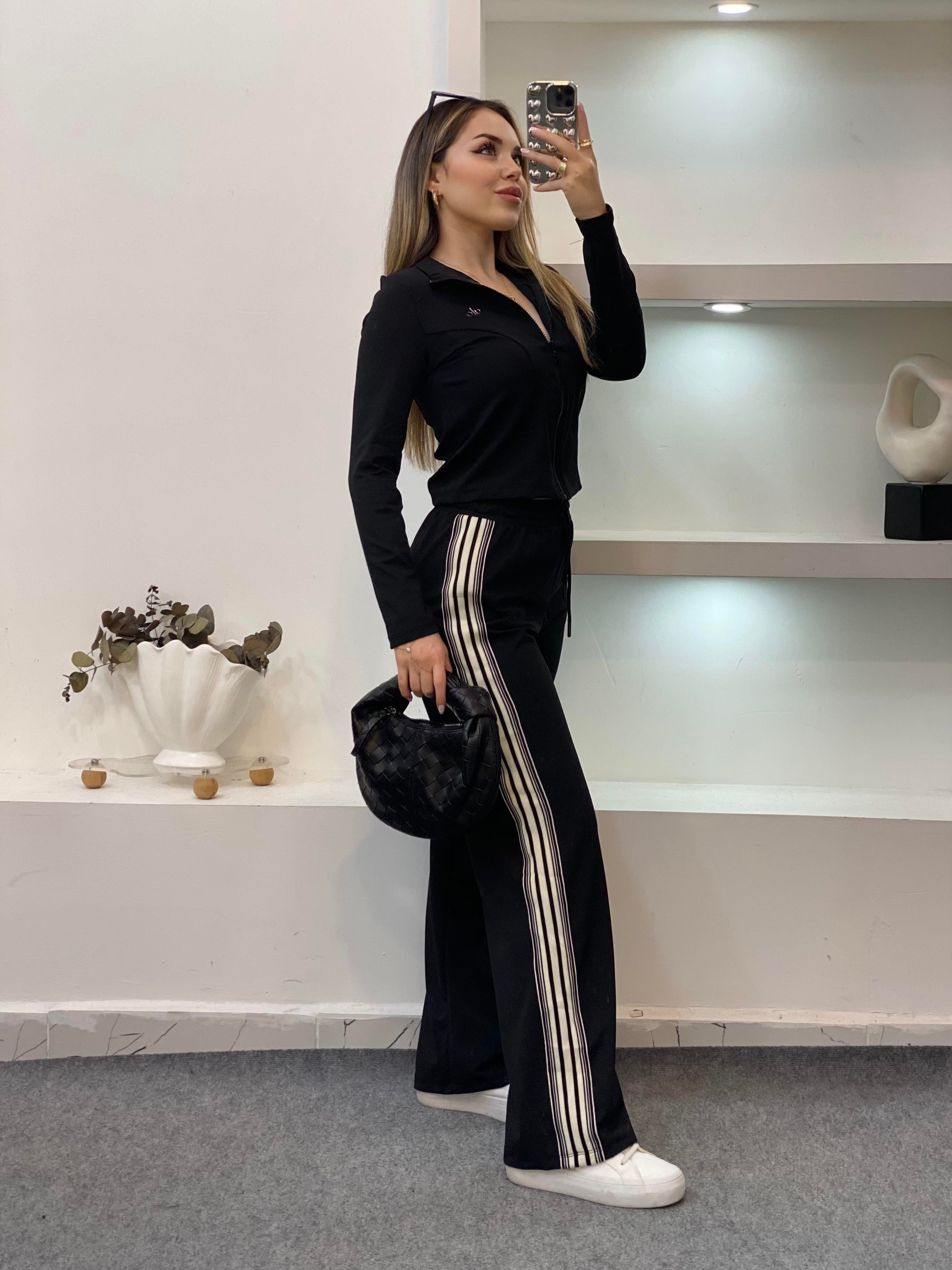 Siyah Şeritli Likralı Eşofman Takım