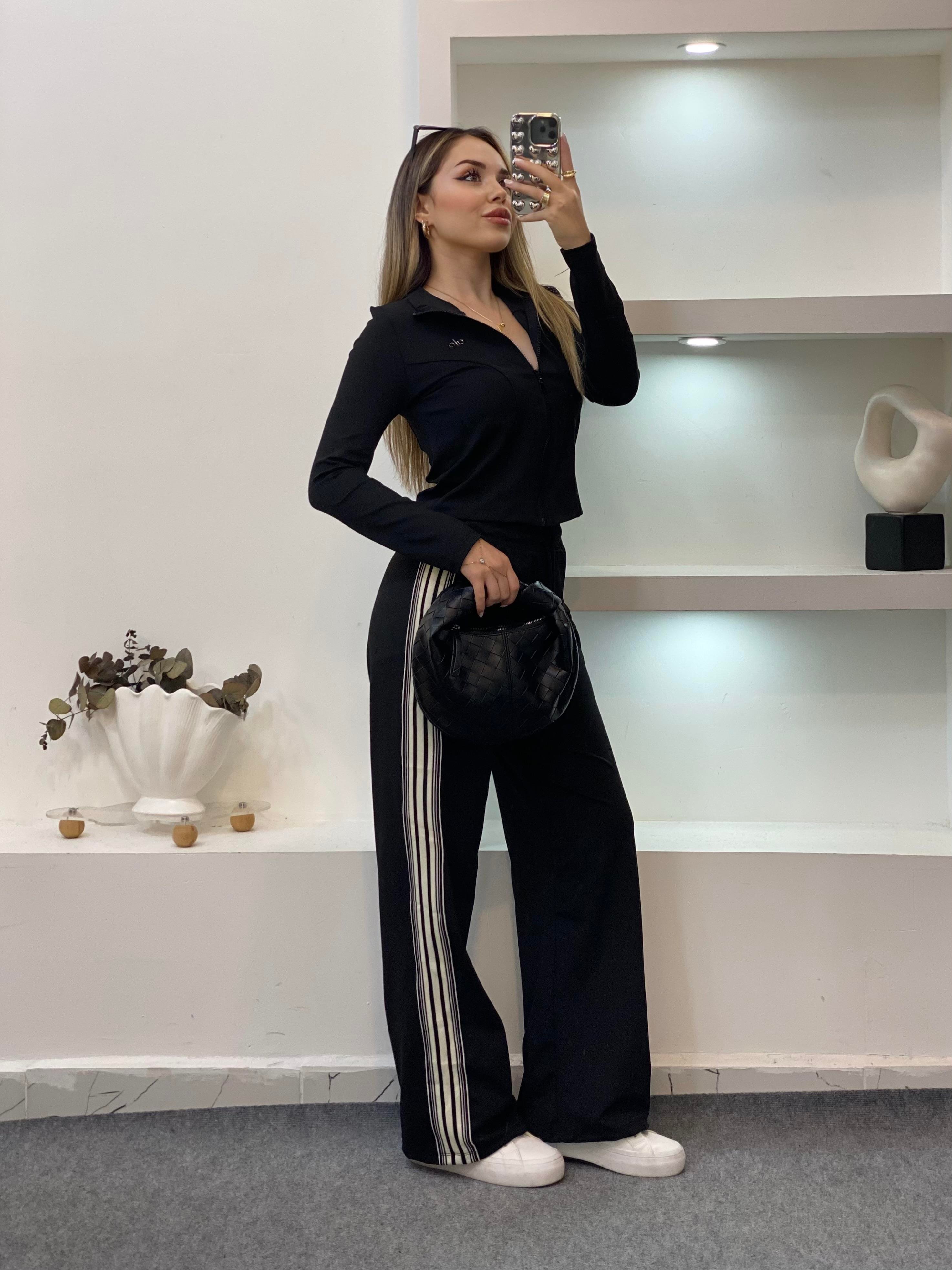 Siyah Şeritli Likralı Eşofman Takım