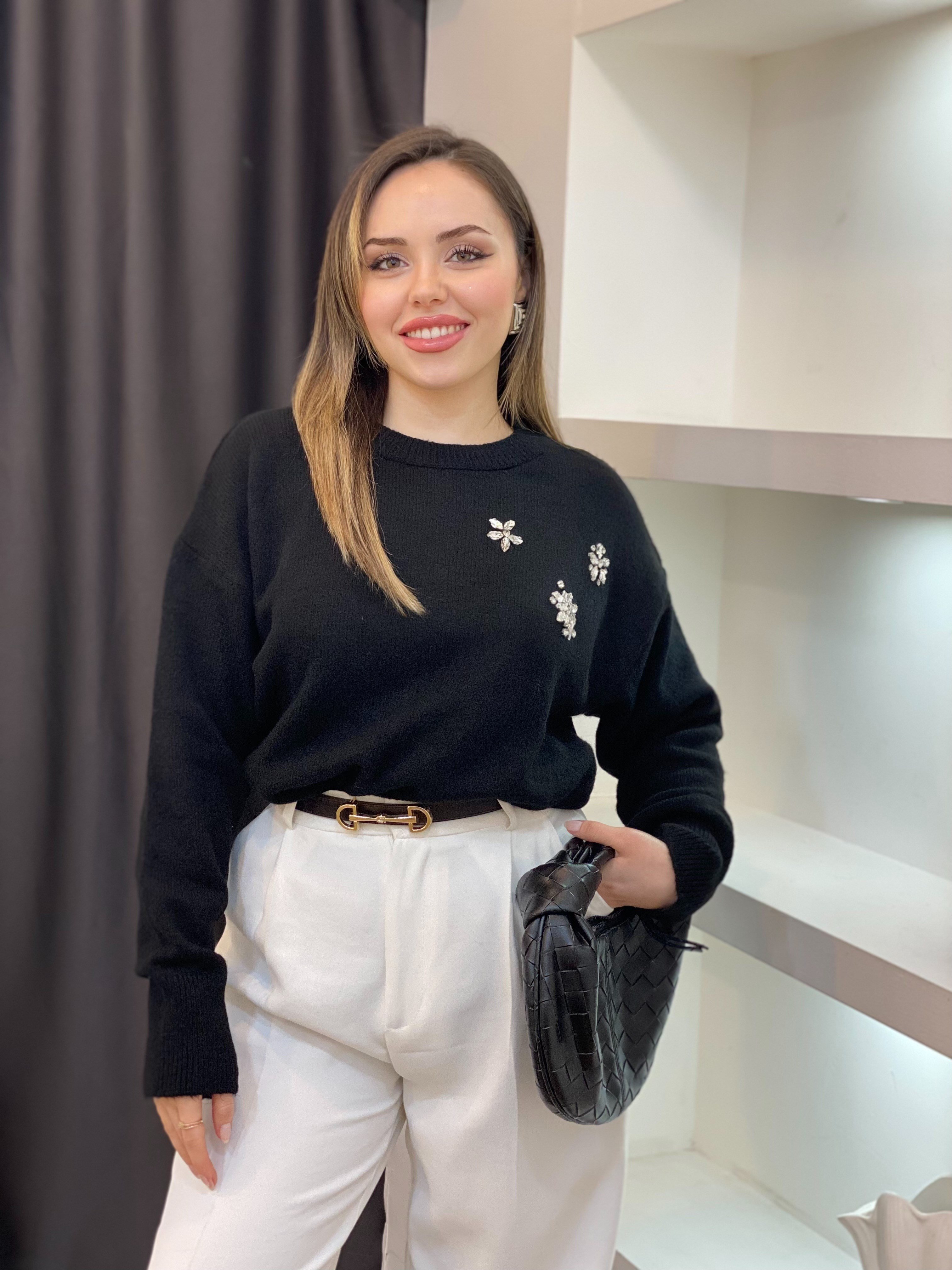 Siyah Taşlı Model Triko Kazak