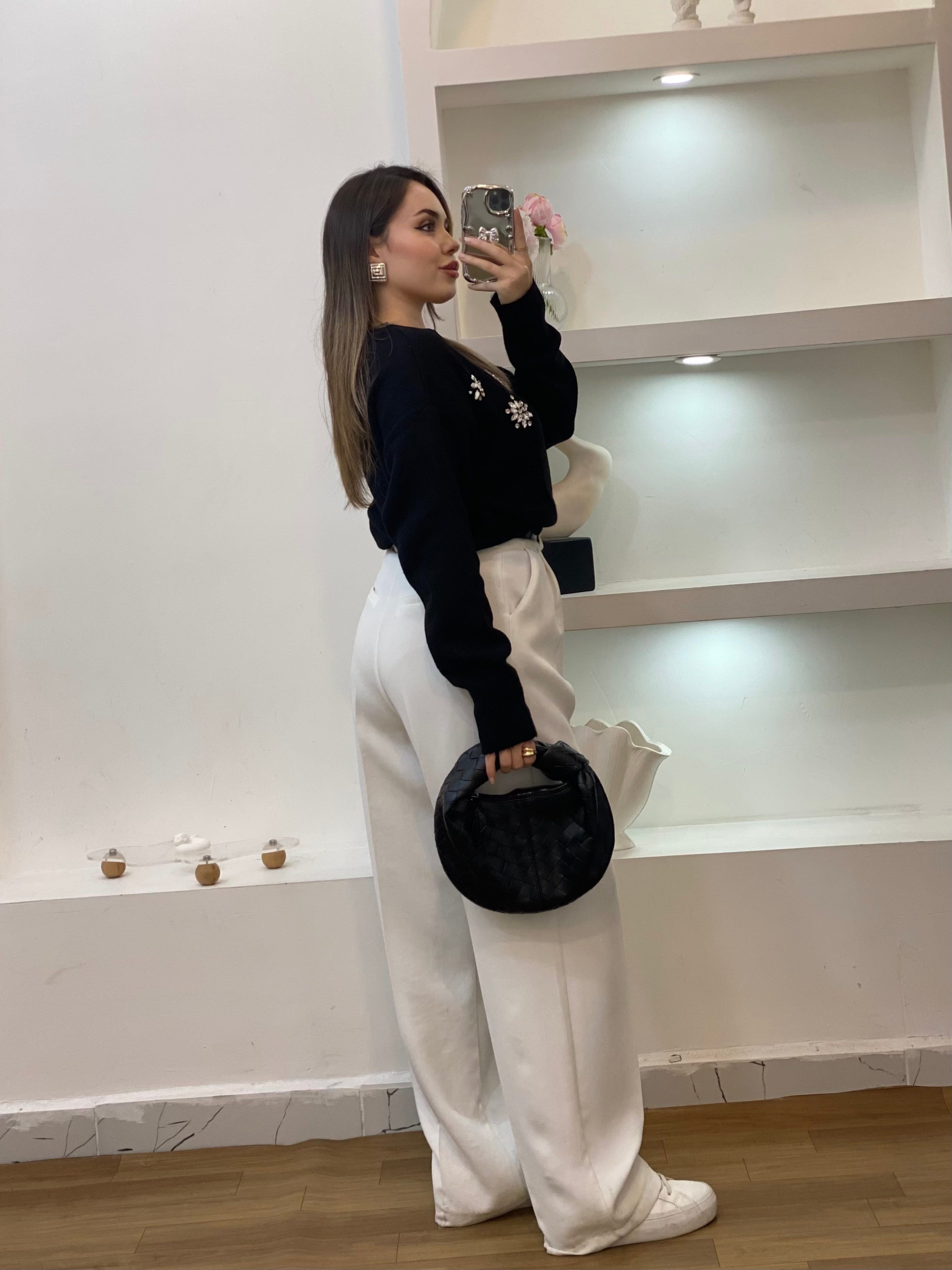 Siyah Taşlı Model Triko Kazak