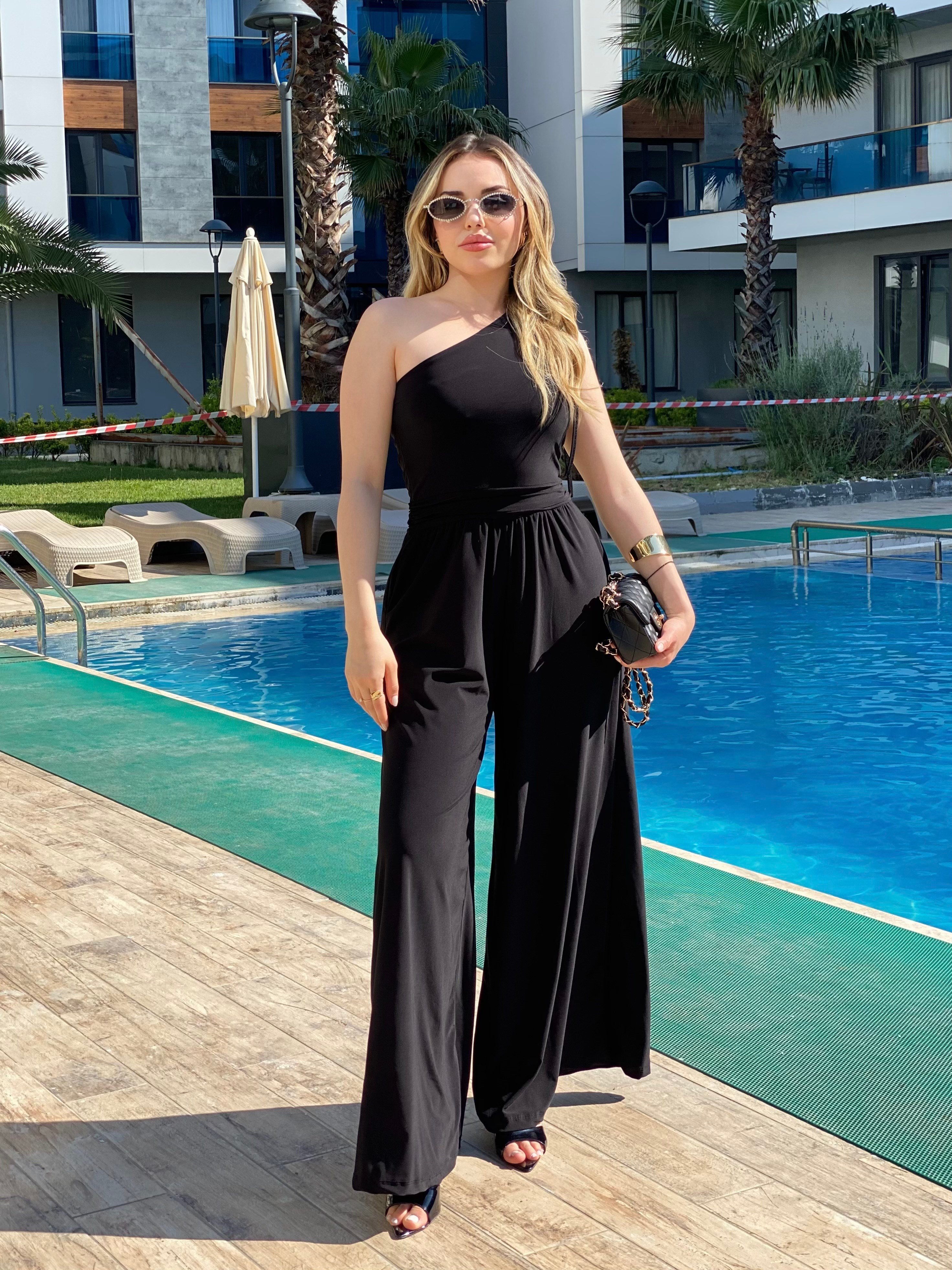 Siyah Tek Omuz Likralı Sandy Tulum