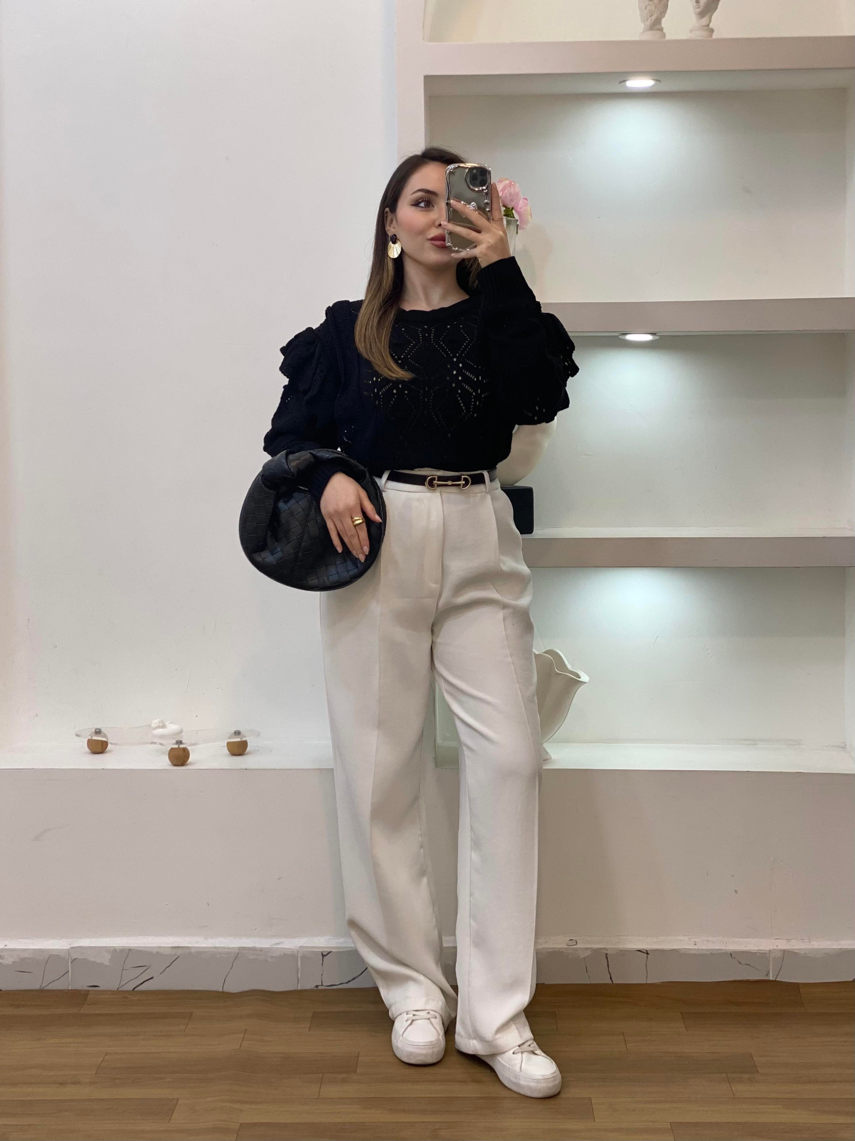 Siyah Volanlı Model Triko Kazak