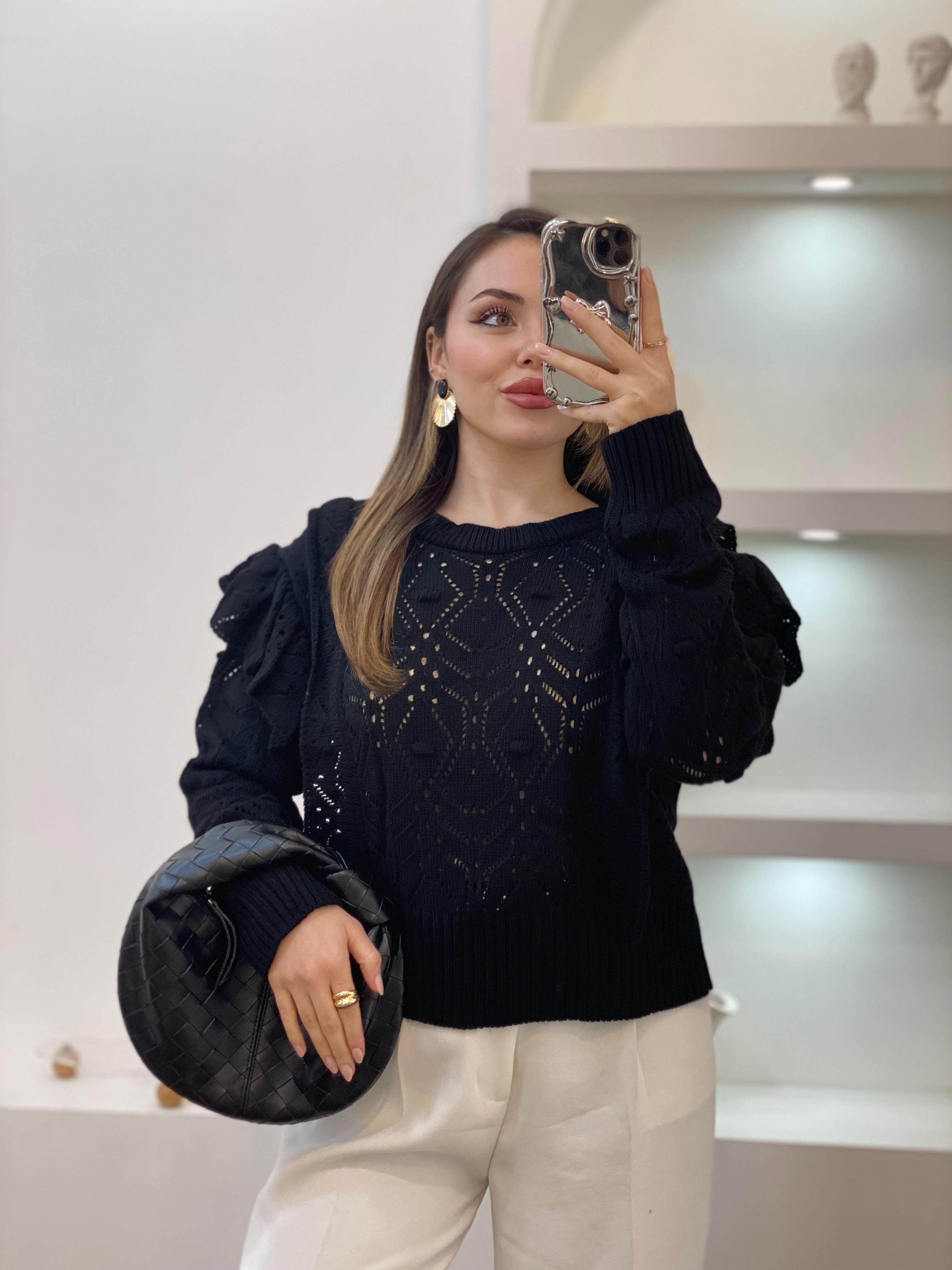 Siyah Volanlı Model Triko Kazak