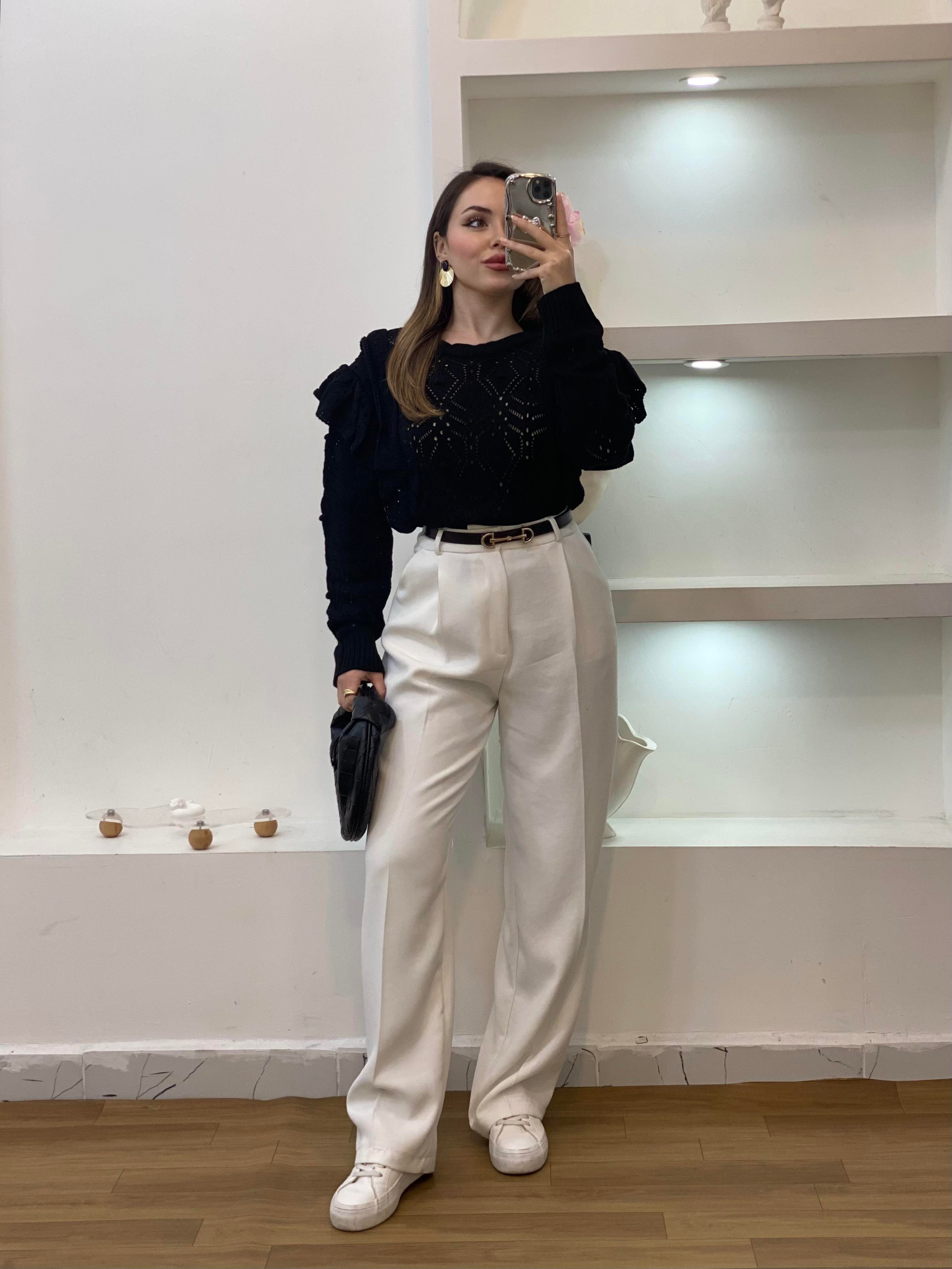 Siyah Volanlı Model Triko Kazak