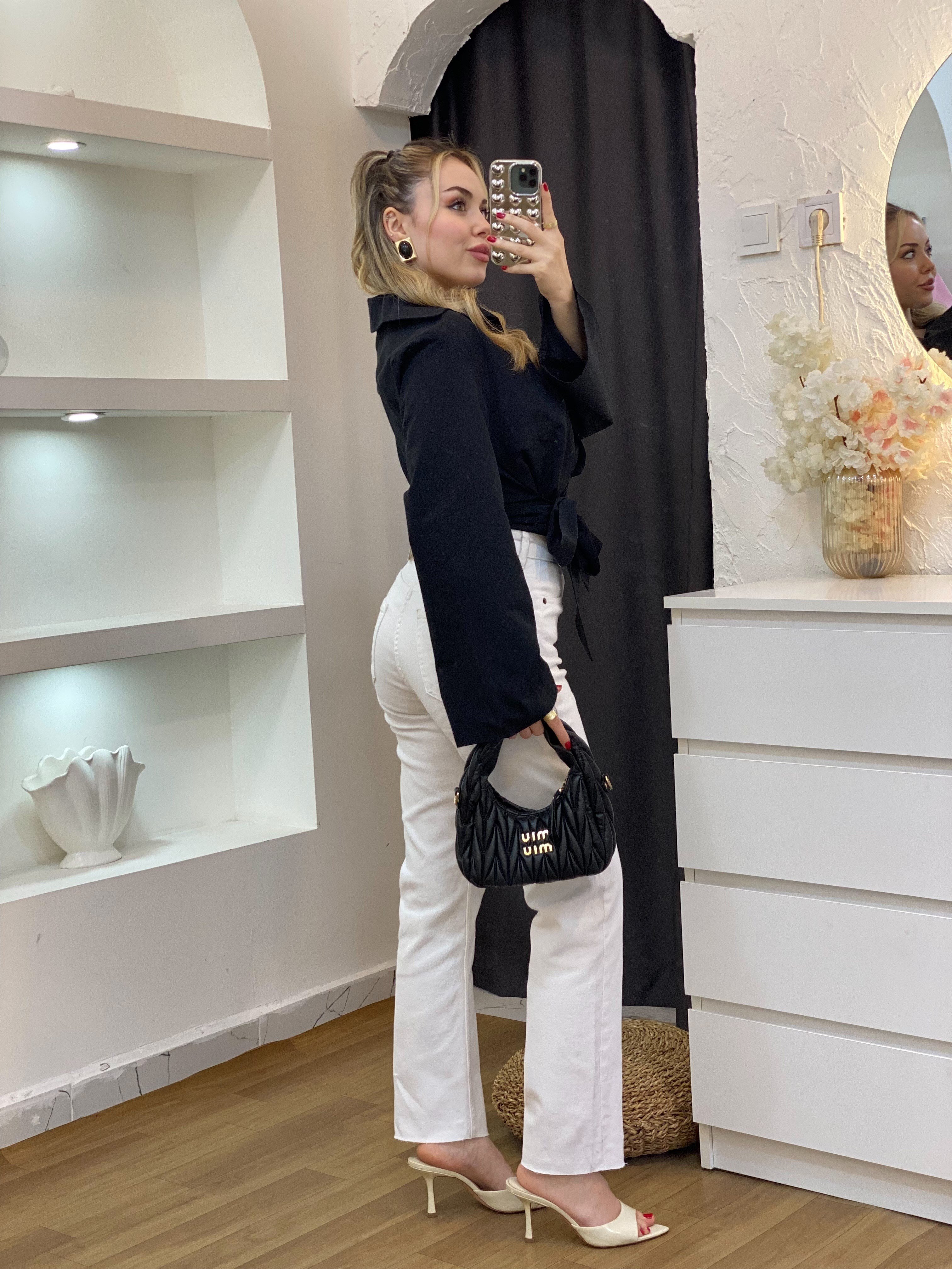Siyah Yanı Bağlamalı Model Gömlek 