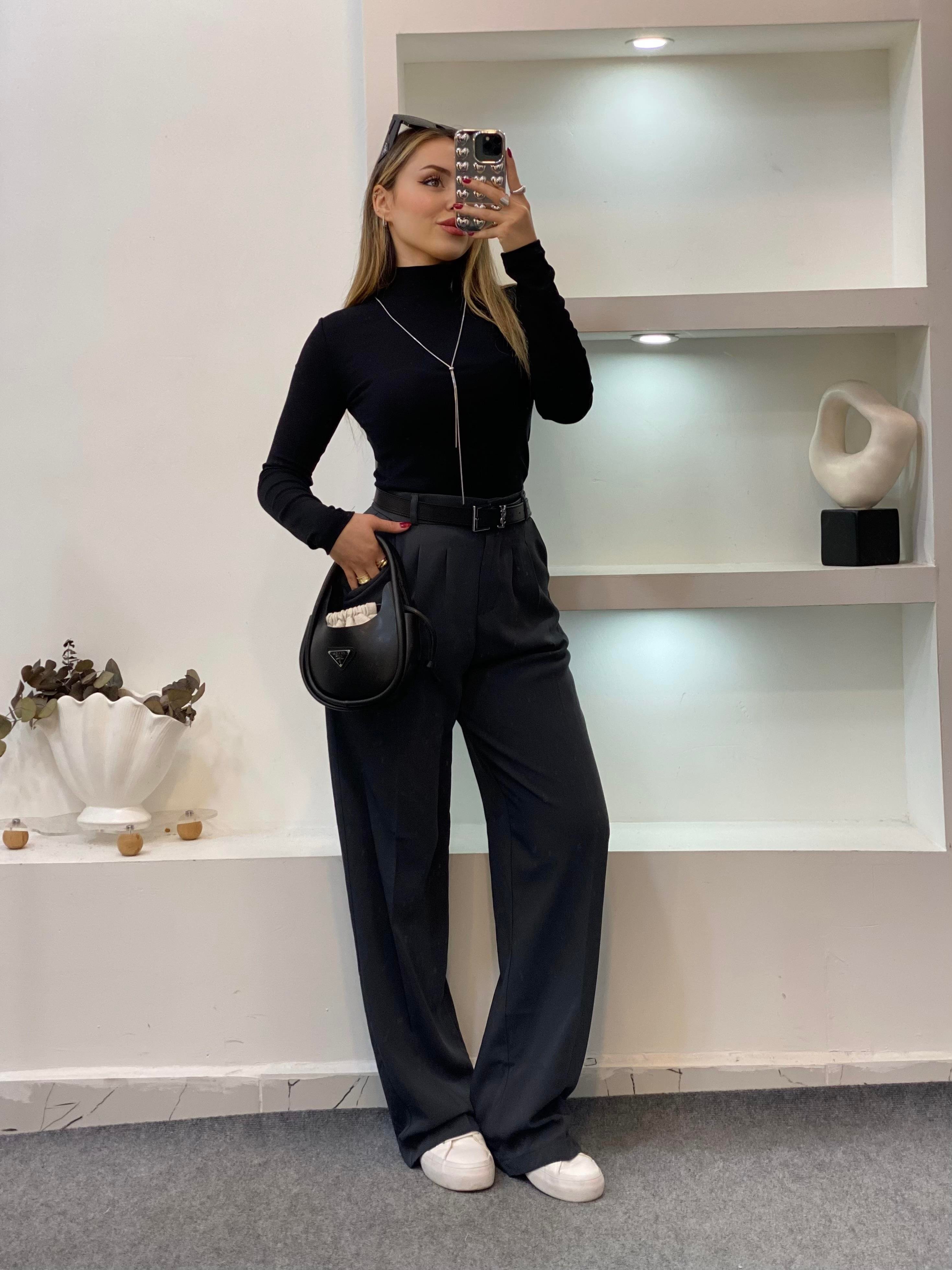 Siyah Yarım Boğazlı Modal Kumaş Basic Bluz