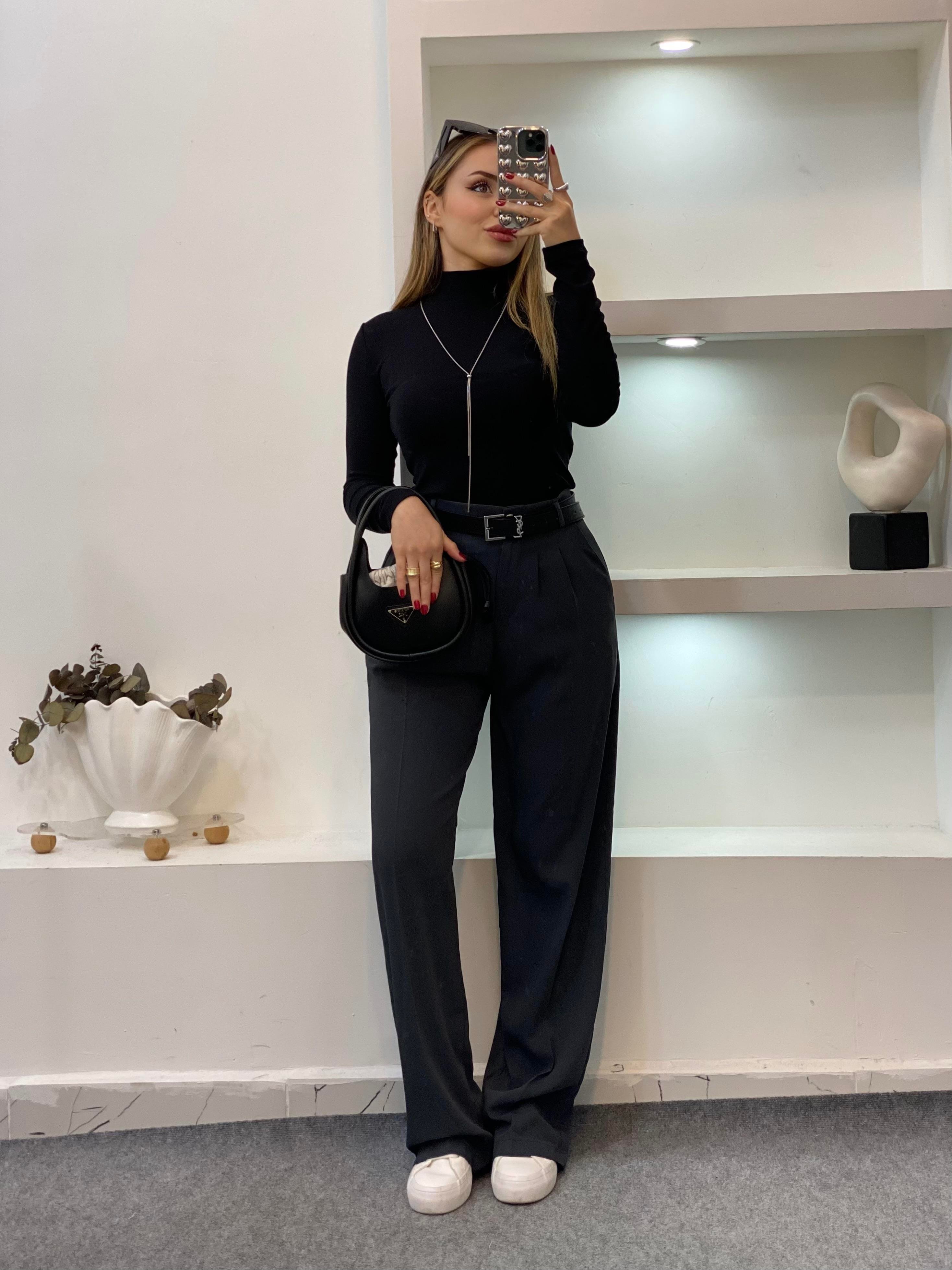 Siyah Yarım Boğazlı Modal Kumaş Basic Bluz