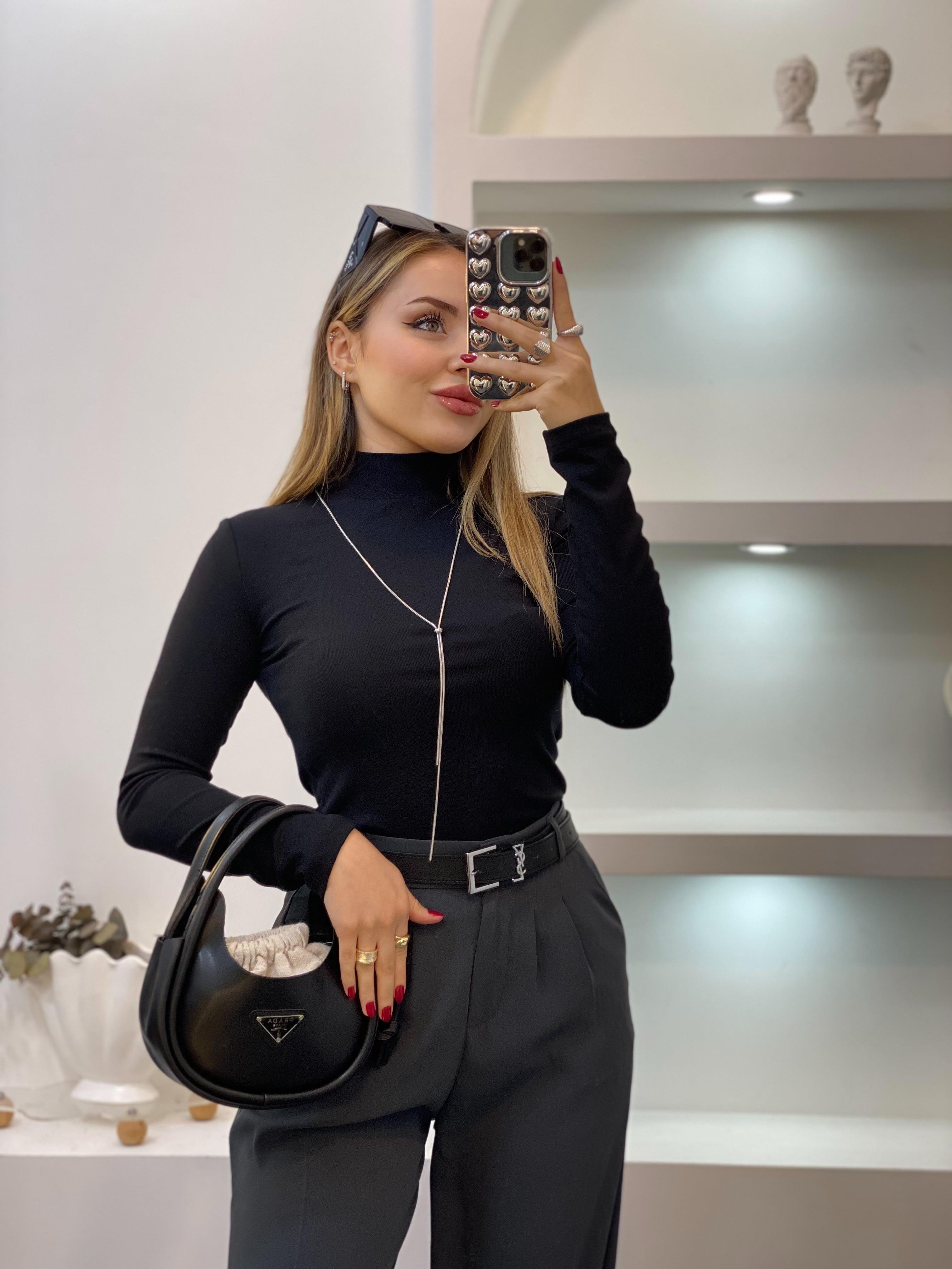 Siyah Yarım Boğazlı Modal Kumaş Basic Bluz
