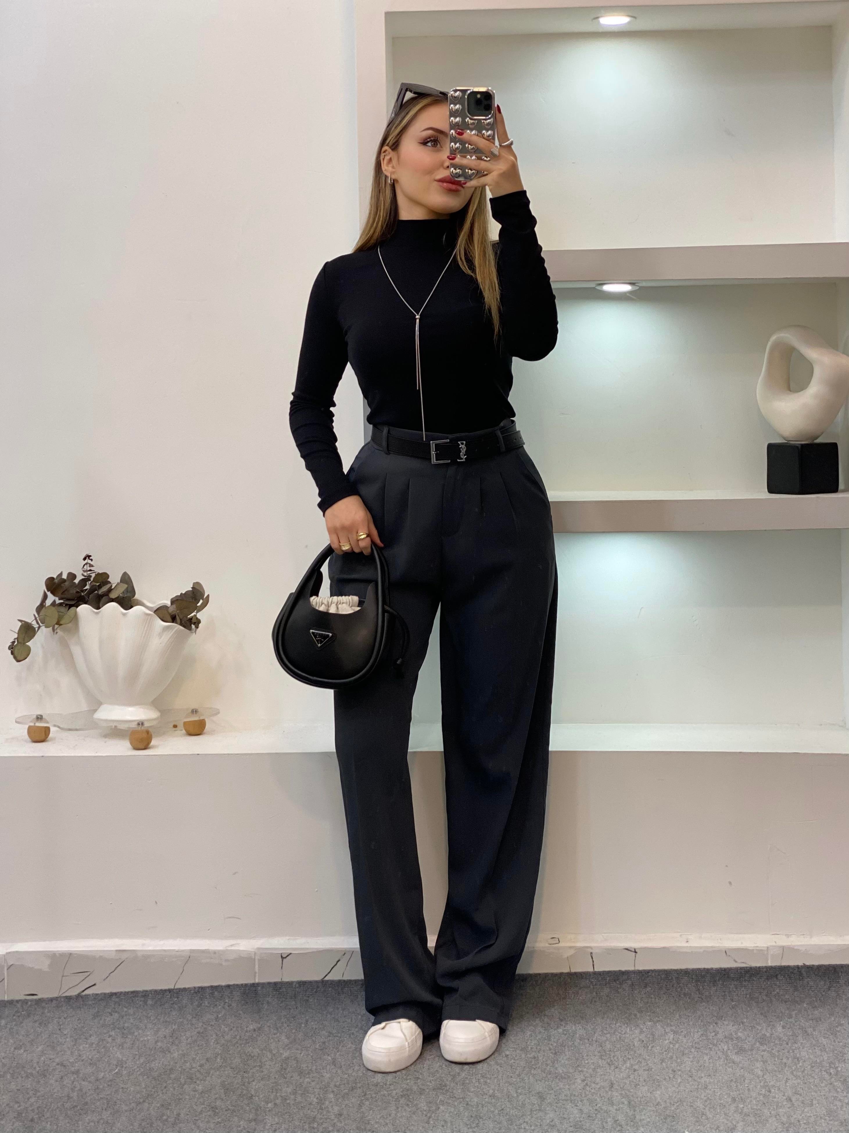 Siyah Yarım Boğazlı Modal Kumaş Basic Bluz