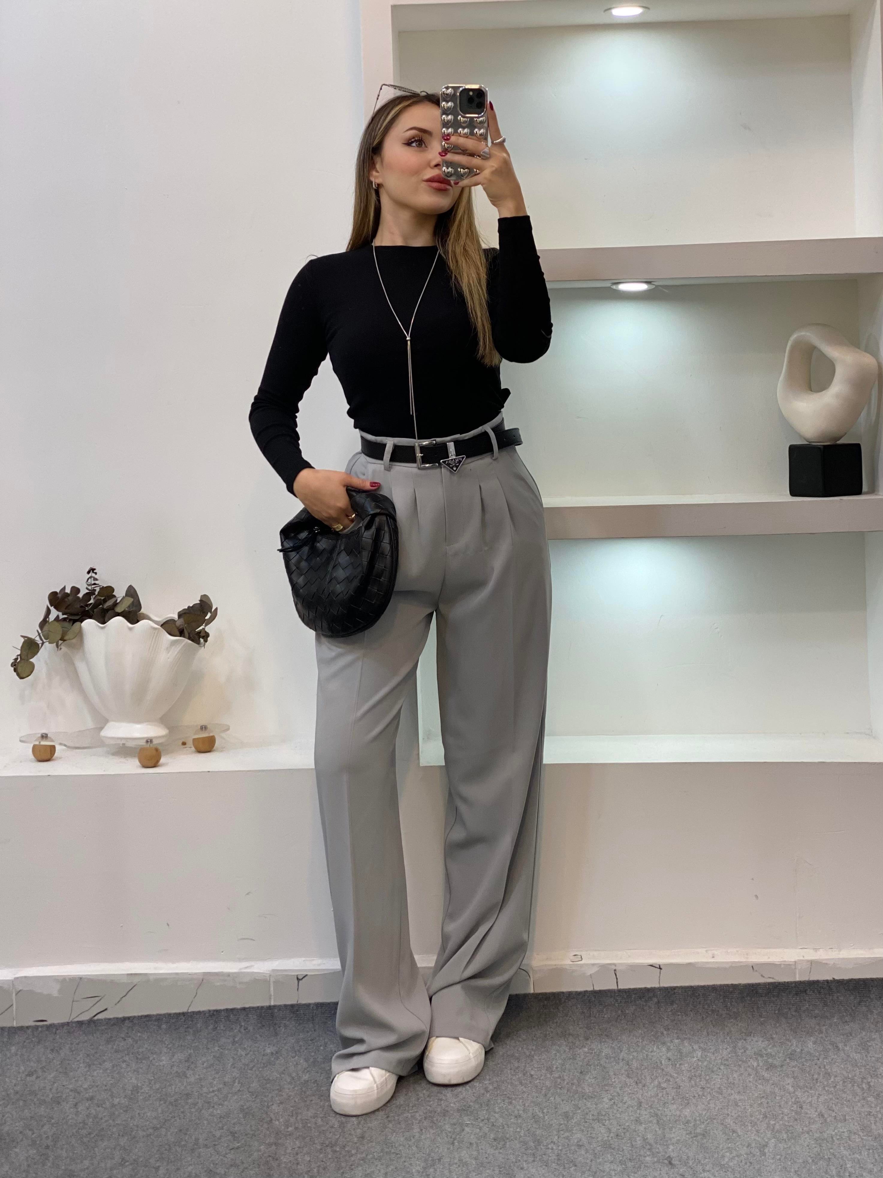 Siyah Yuvarlak Yaka Modal Kumaş Basic Bluz