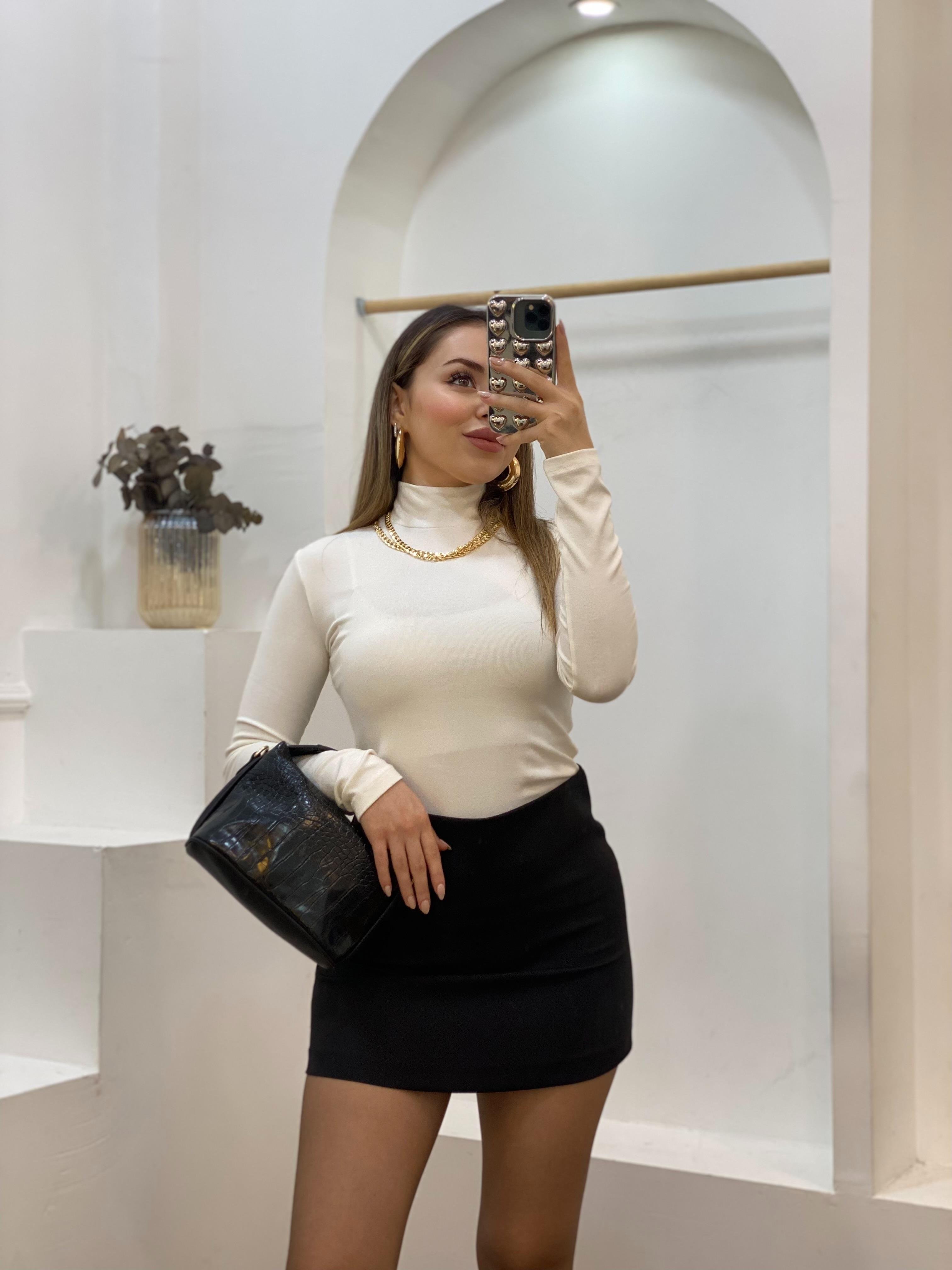 Taş Renk Yarım Boğazlı Modal Kumaş Basic Bluz