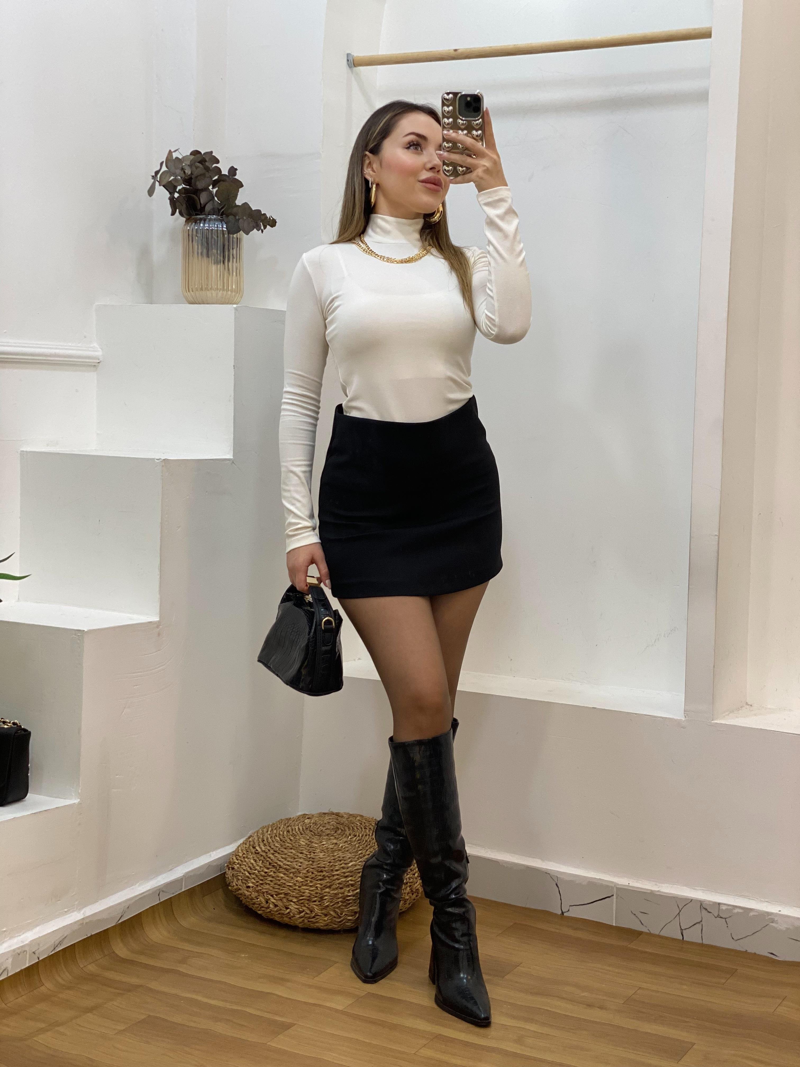 Taş Renk Yarım Boğazlı Modal Kumaş Basic Bluz