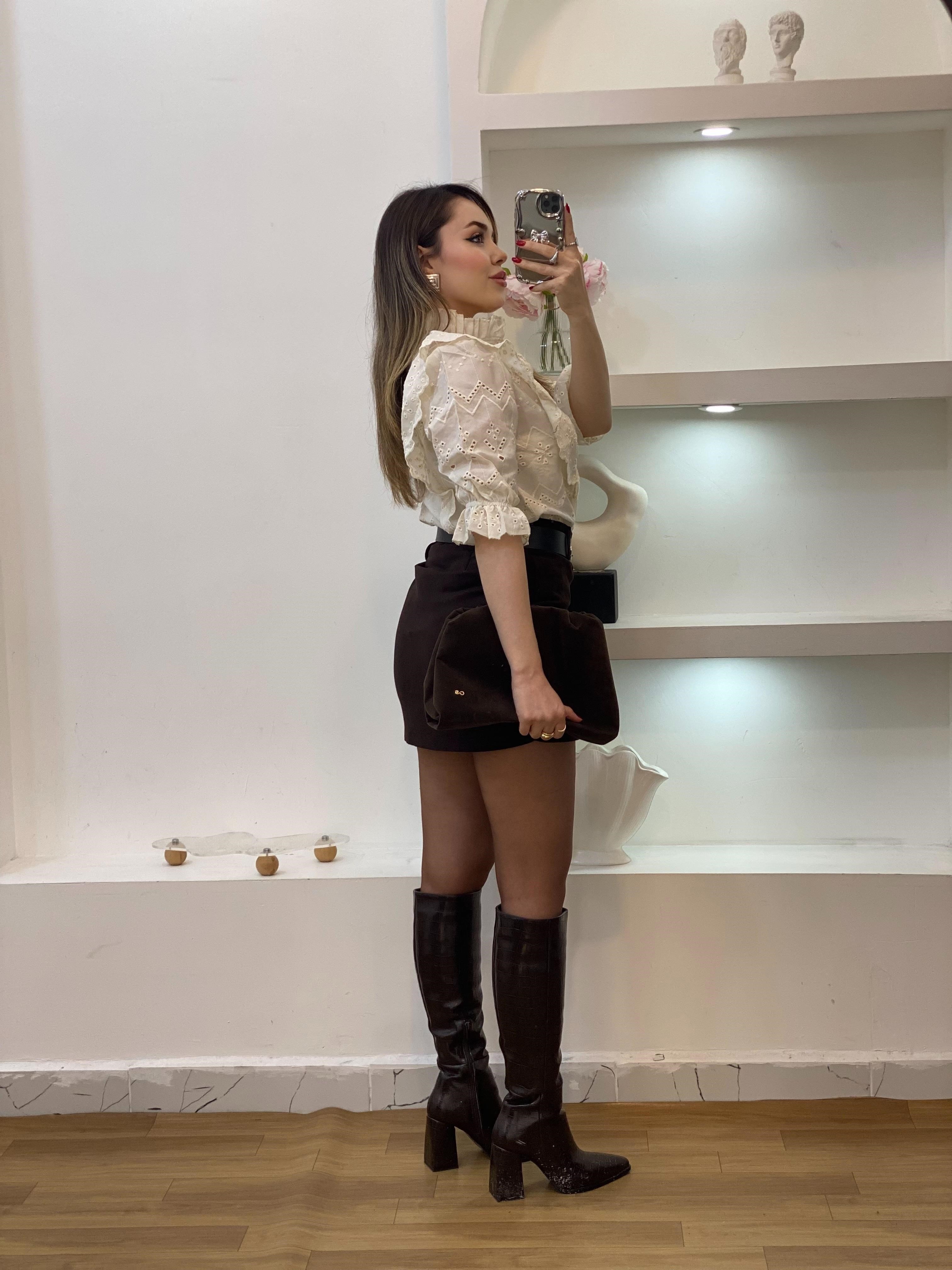 Tasarım Bej Fistolu Volanlı Gömlek 