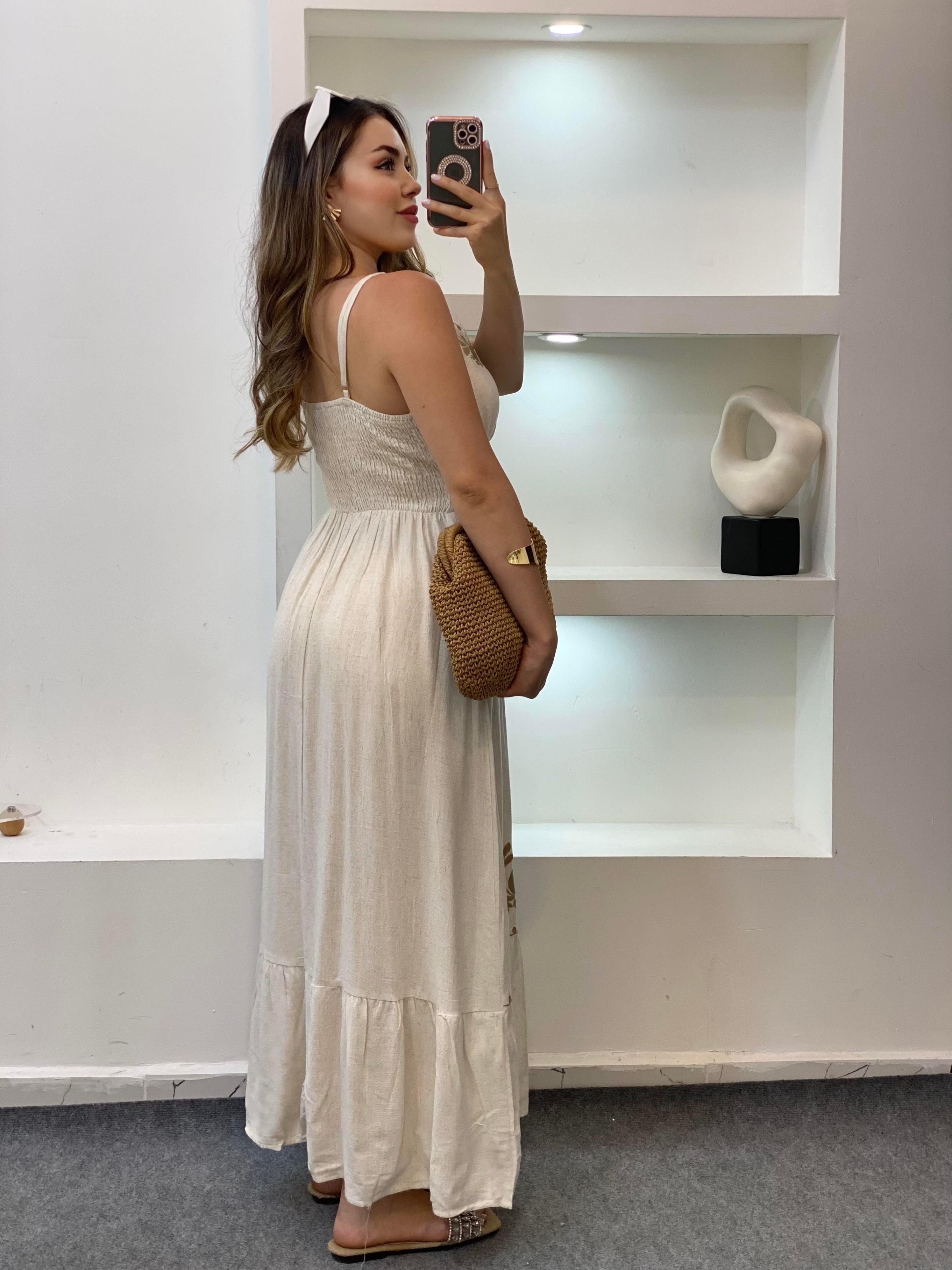 Tasarım Bej Nakışlı Model Elbise