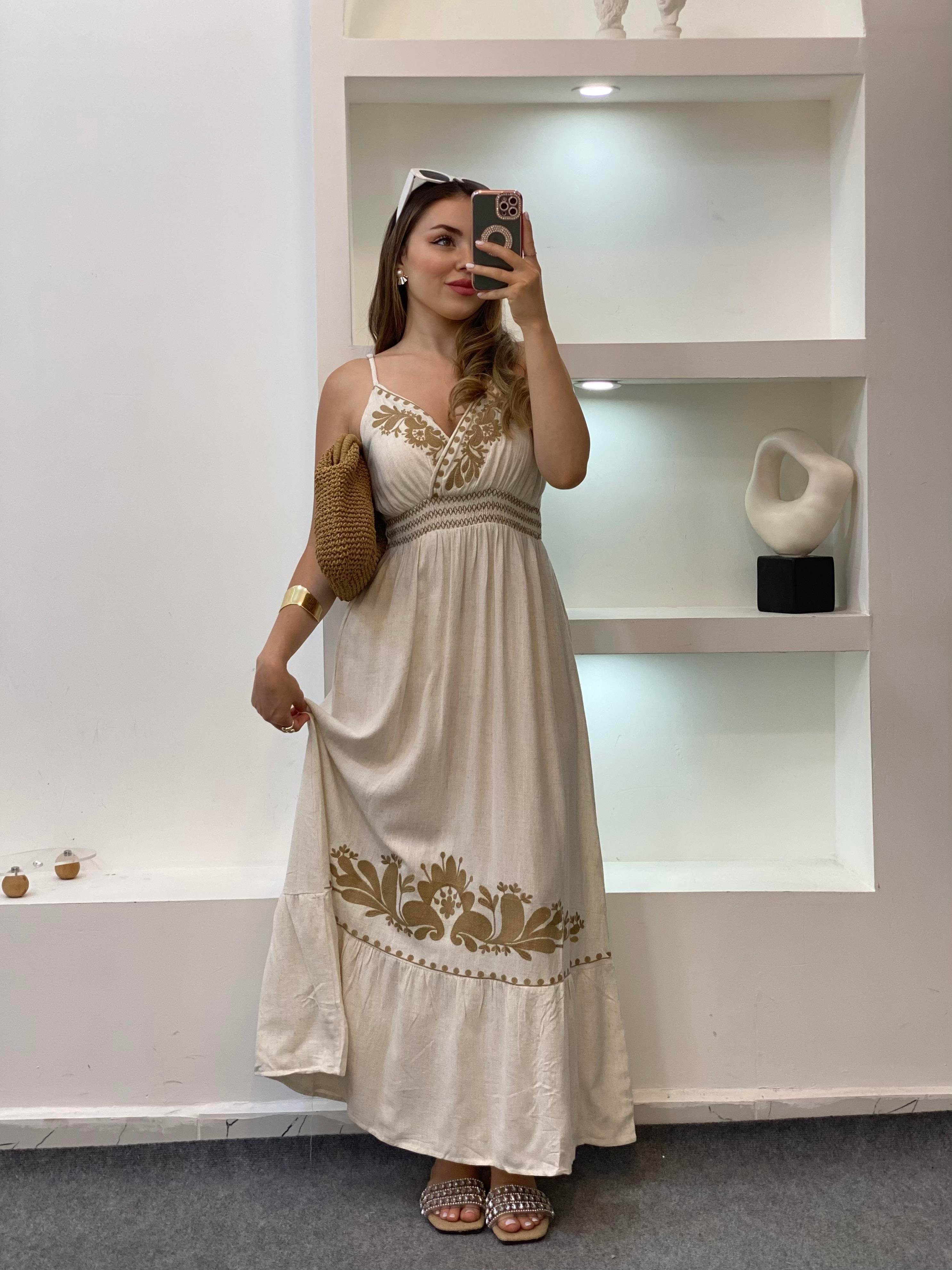 Tasarım Bej Nakışlı Model Elbise