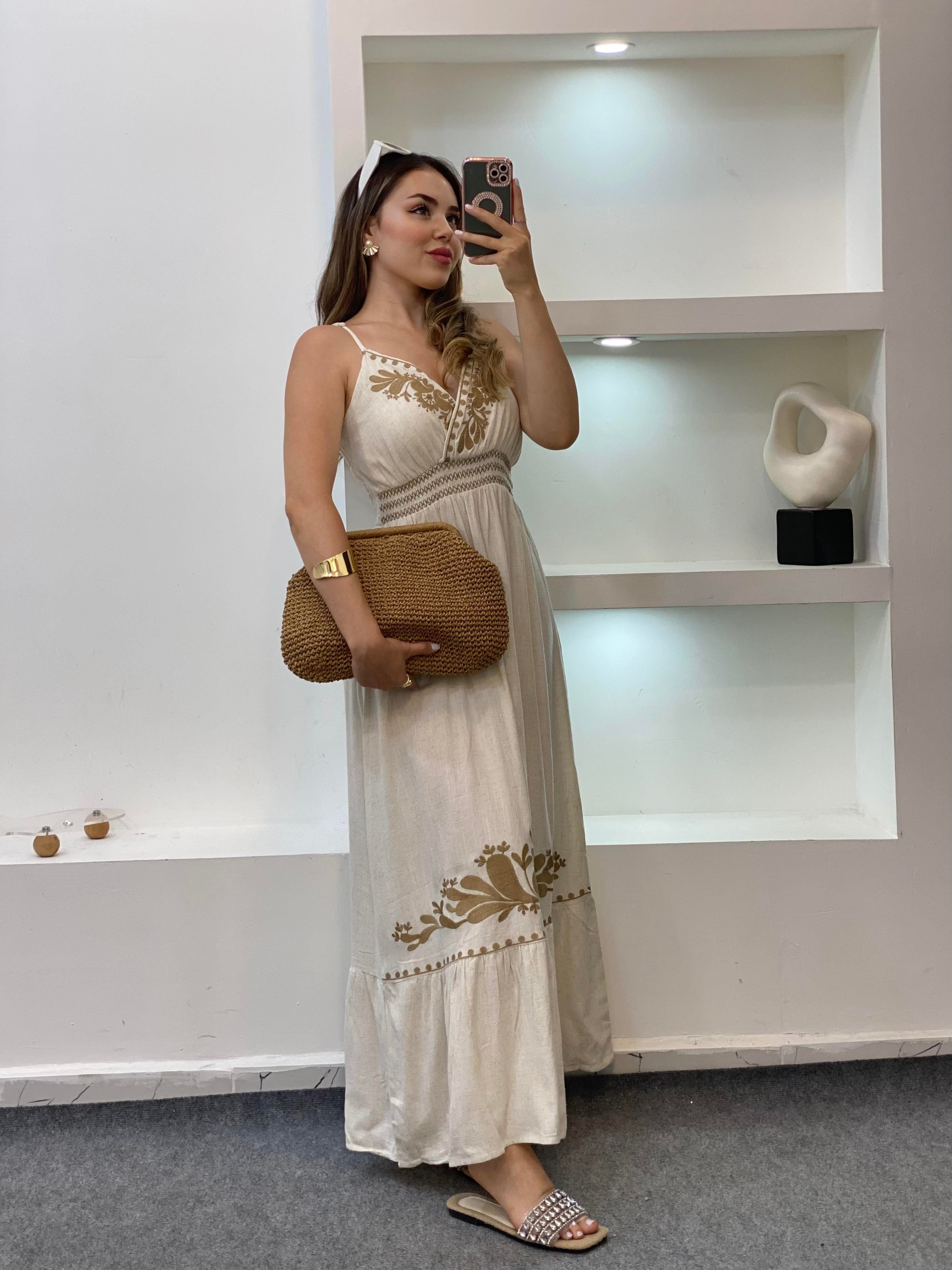Tasarım Bej Nakışlı Model Elbise