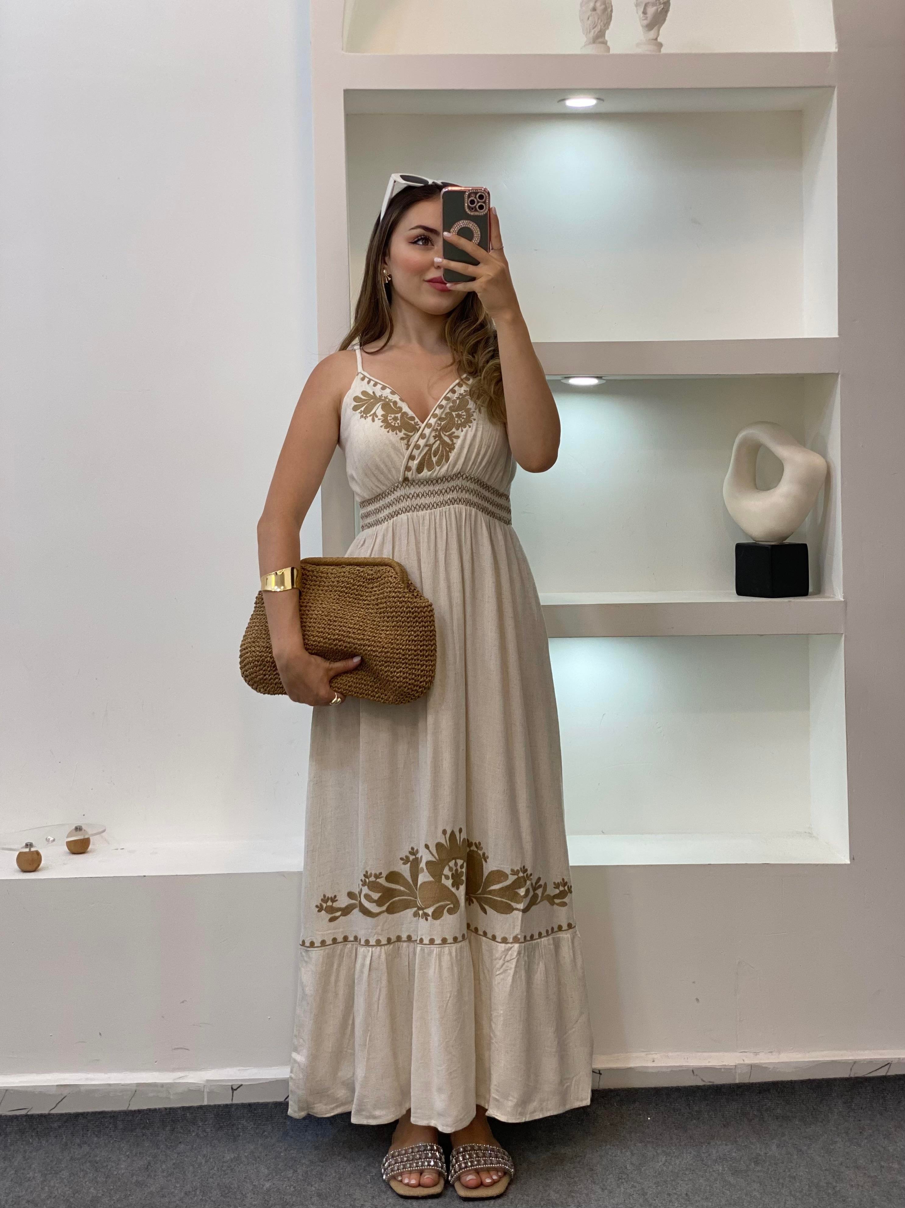 Tasarım Bej Nakışlı Model Elbise