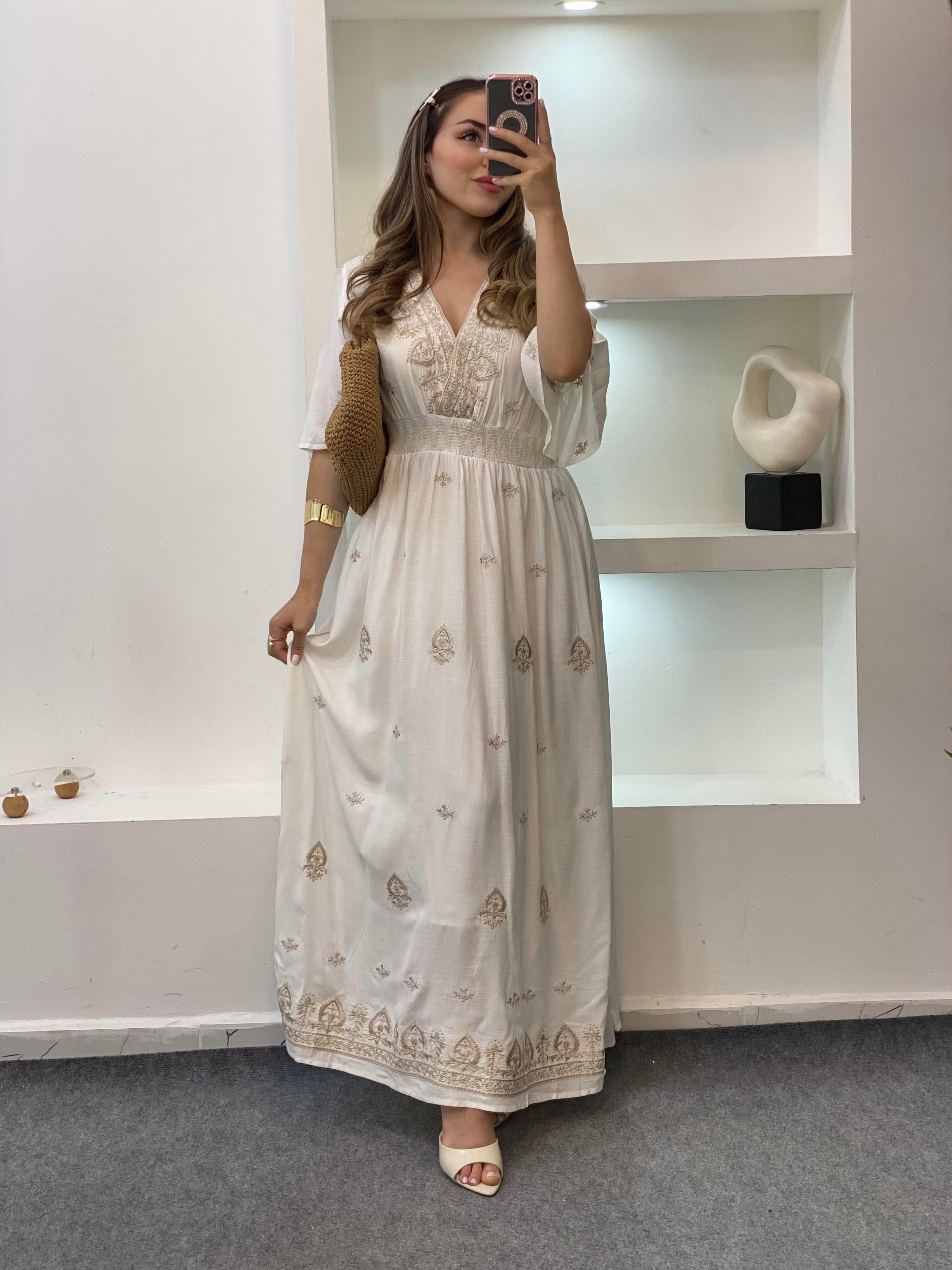 Tasarım Bej Nakışlı Özel Seri Elbise