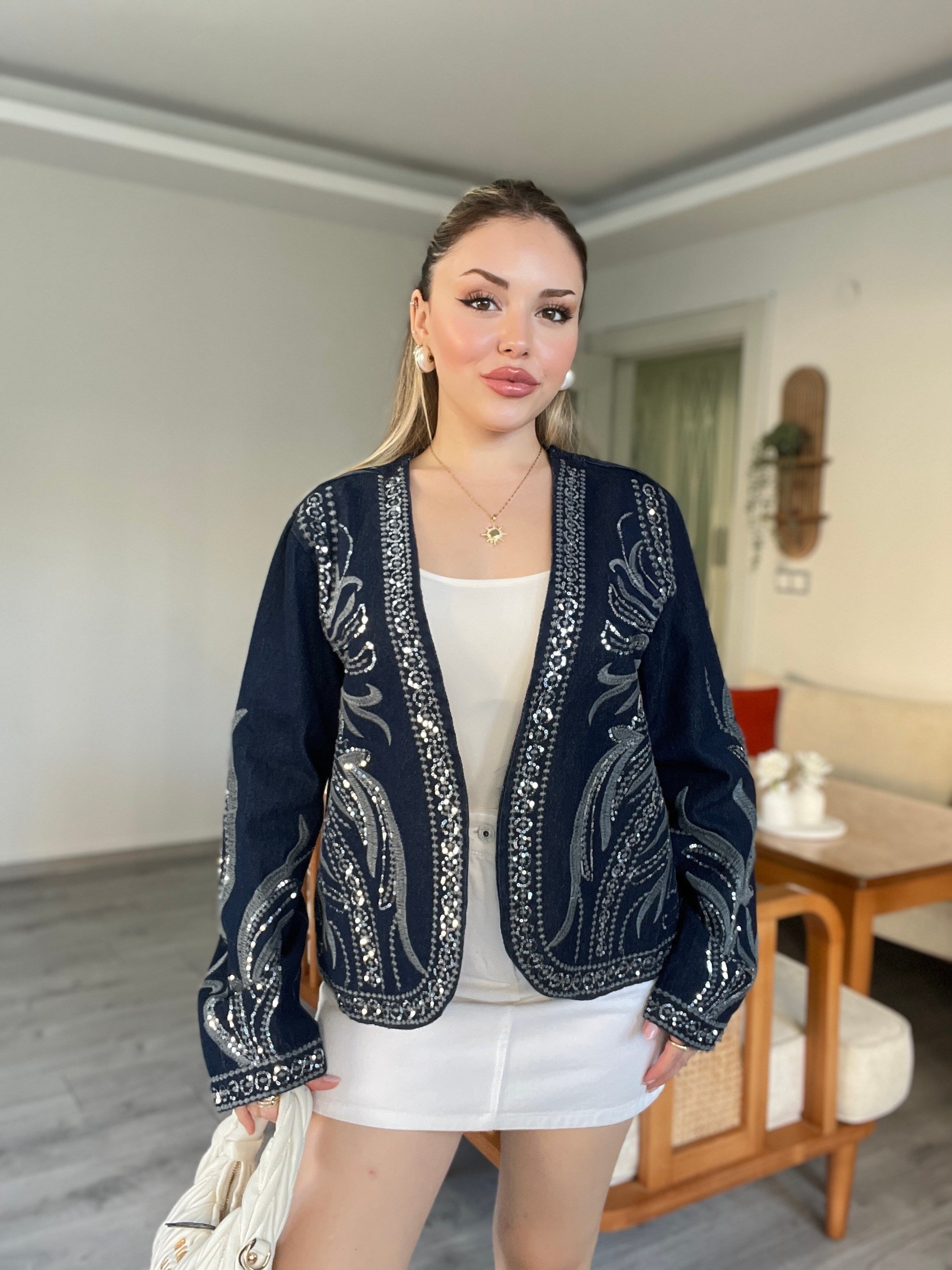 Tasarım Gümüş Pul İşlemeli Kot Ceket