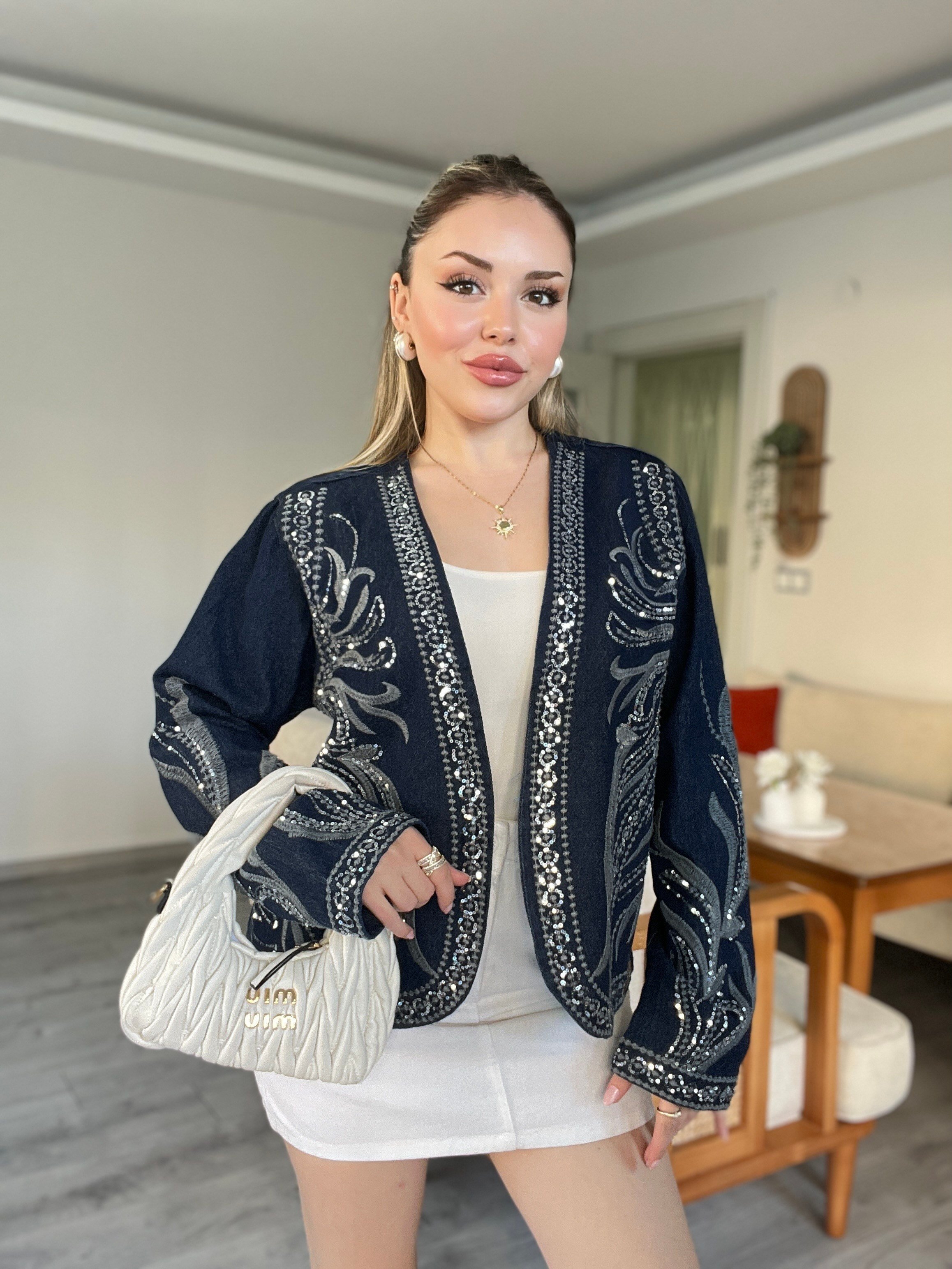 Tasarım Gümüş Pul İşlemeli Kot Ceket