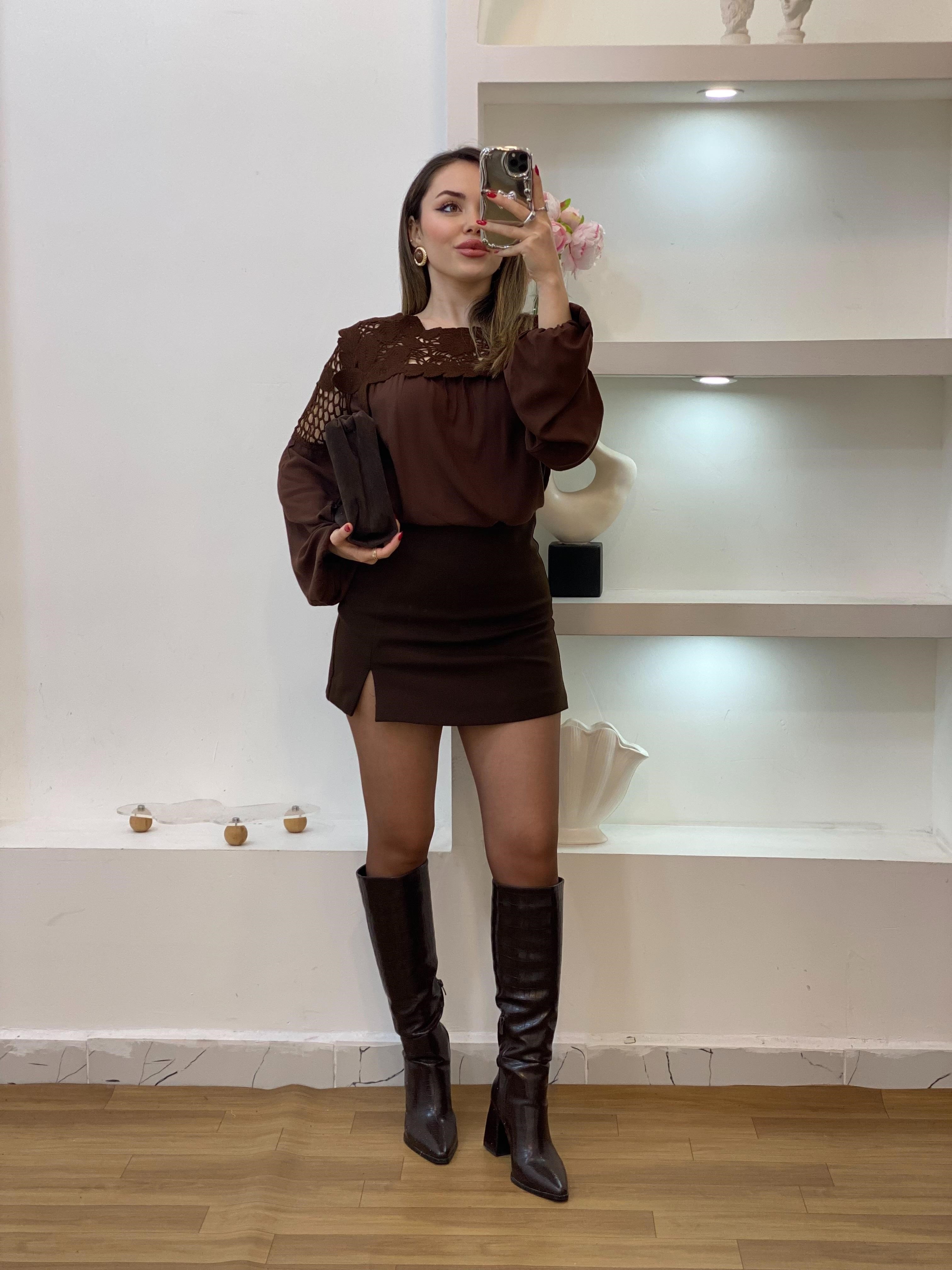 Tasarım Kahve Motifli Dantel Detaylı Bluz