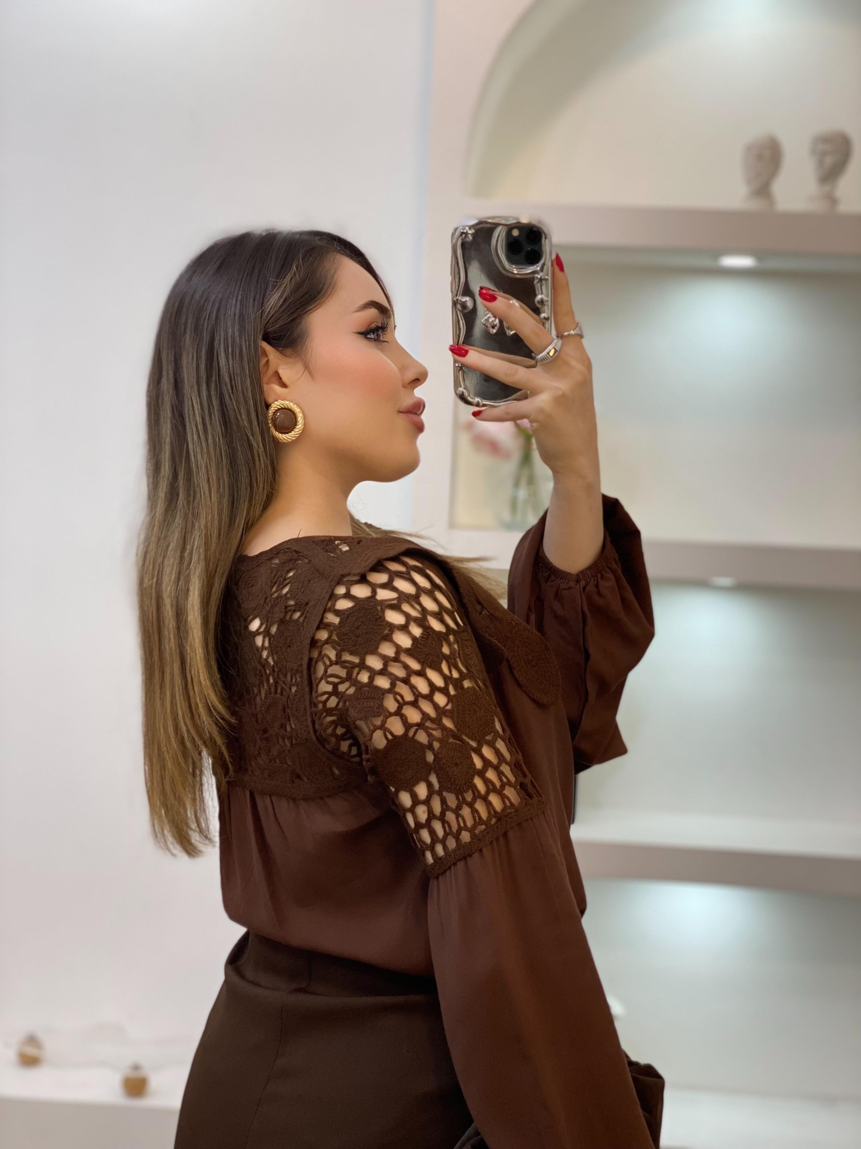 Tasarım Kahve Motifli Dantel Detaylı Bluz