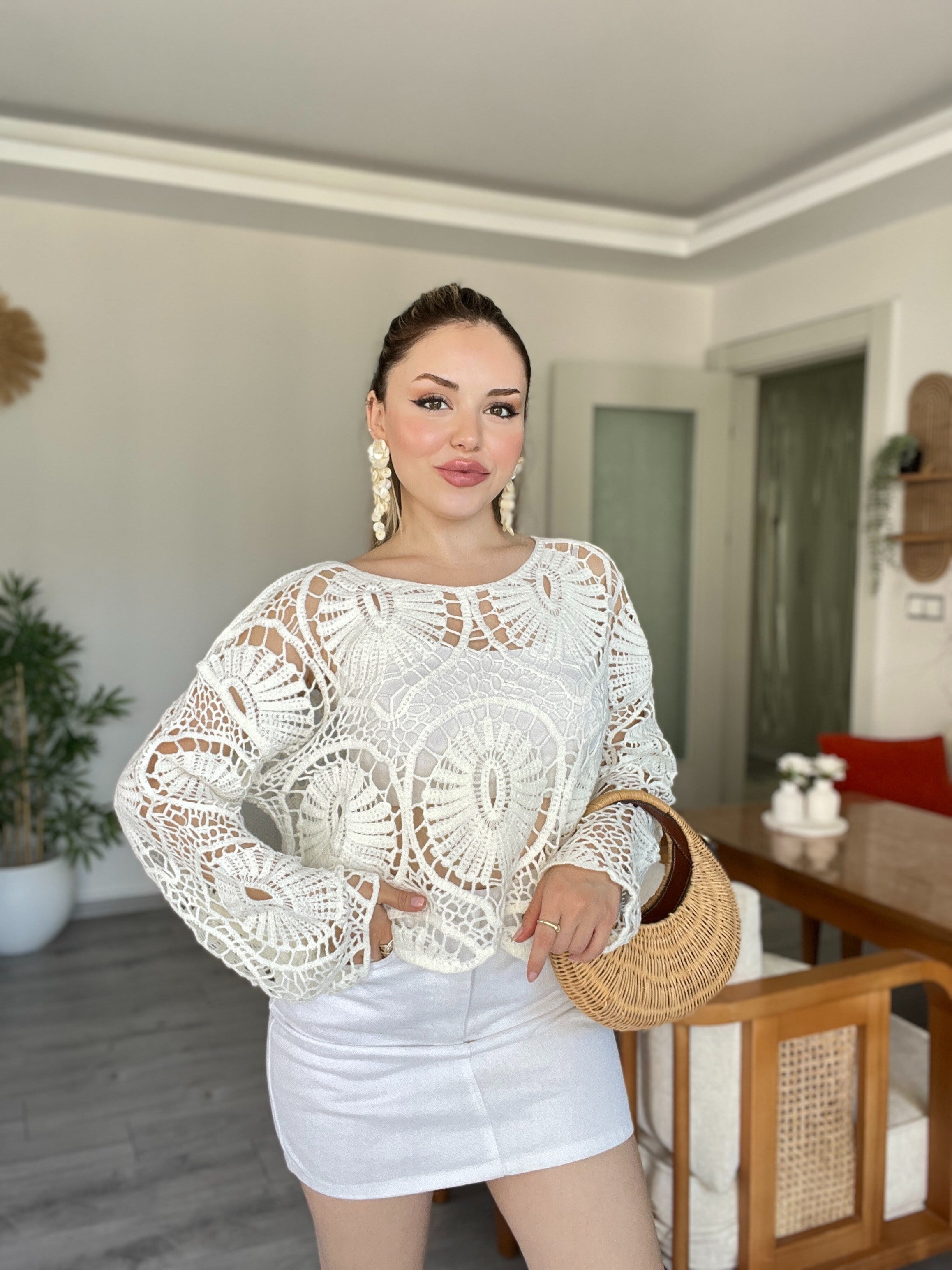 Tasarım Kirik Beyaz Dantel Bluz 