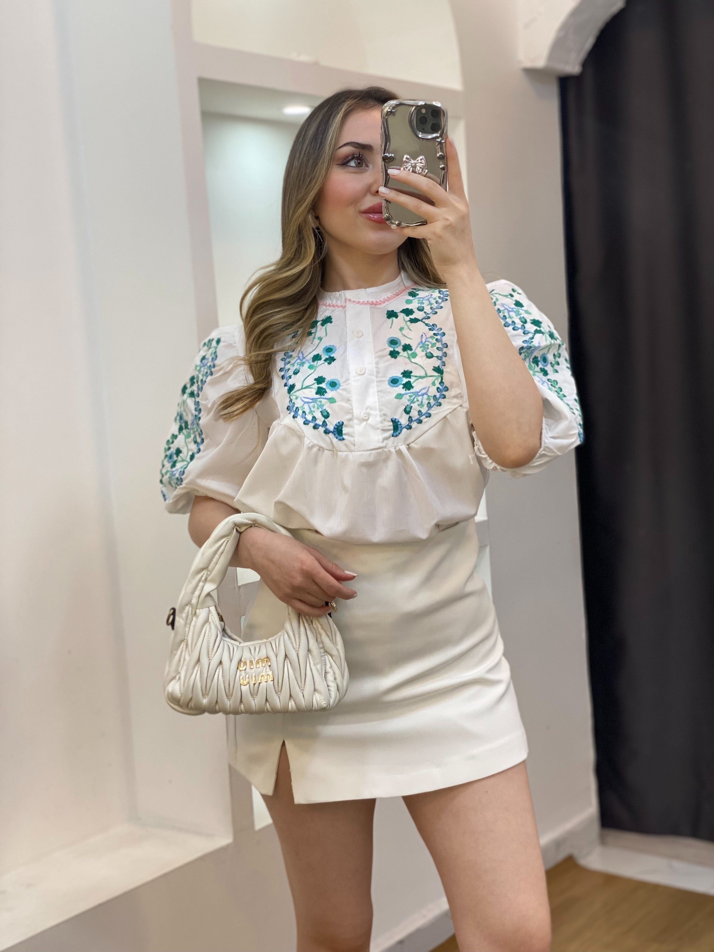 Tasarım Mavi Nakışlı Önü Düğmeli Bluz