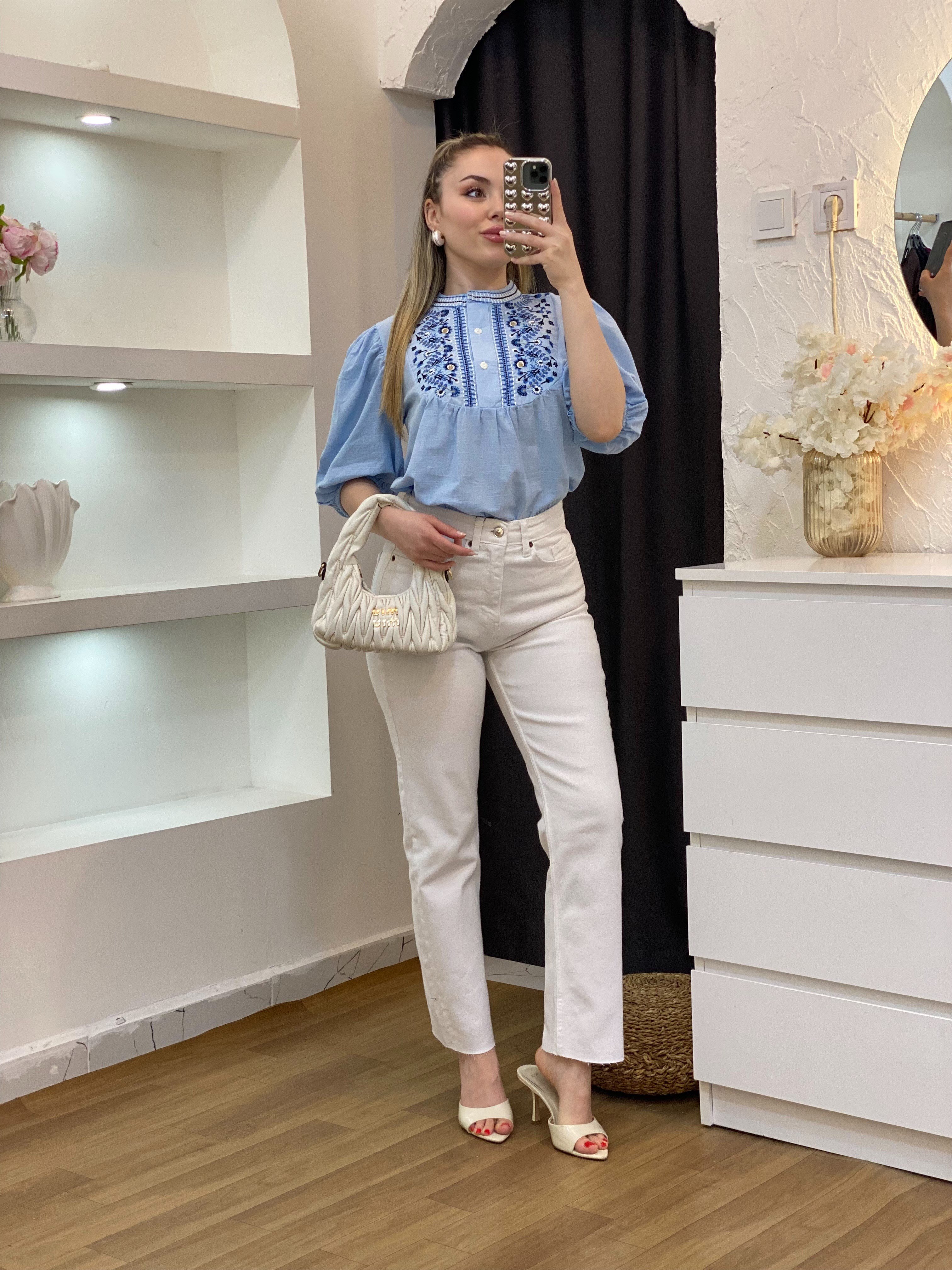 Tasarım Mavi Nakışlu Model Bluz 