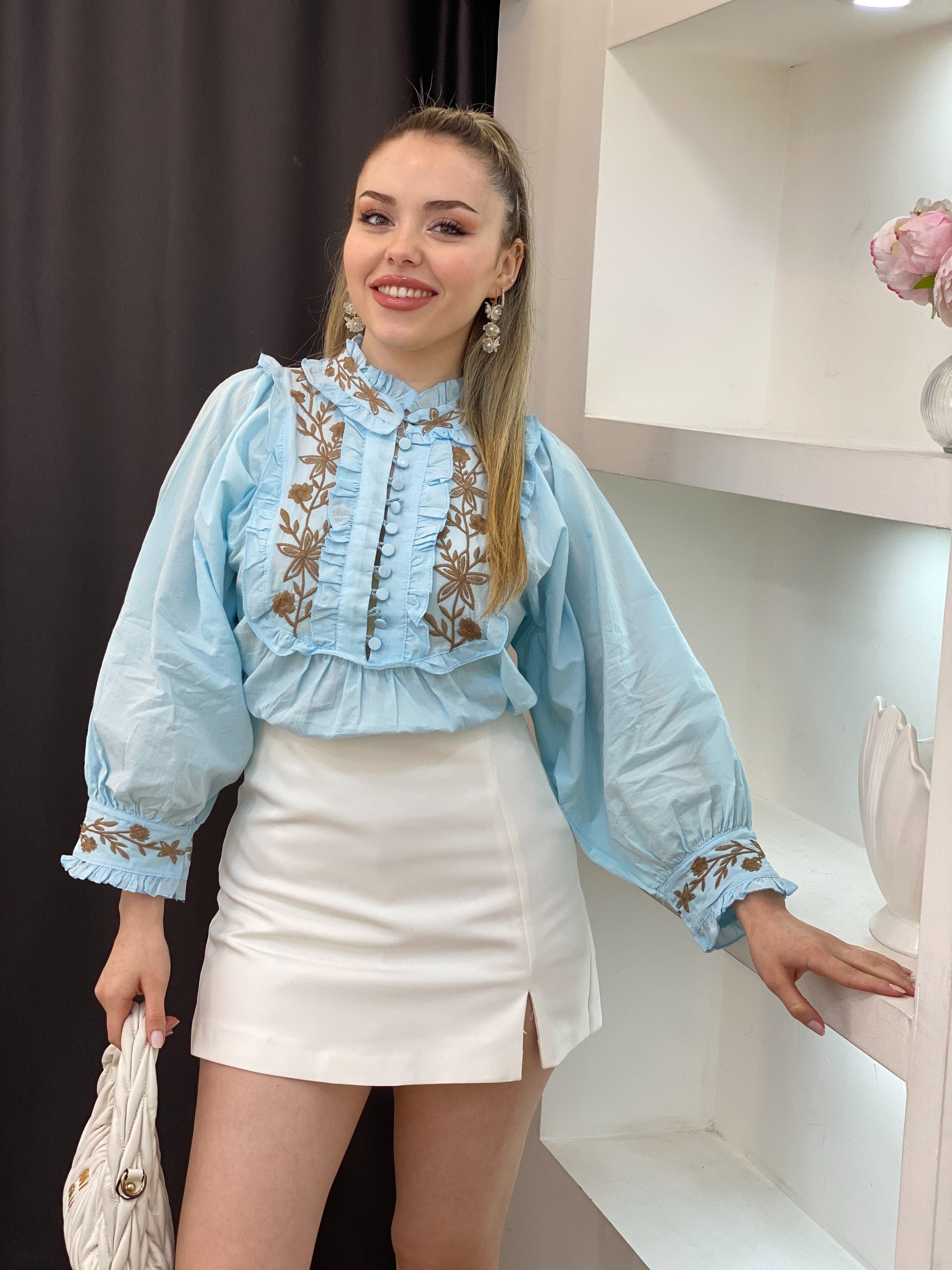 Tasarım Mavi Önü Düğmeli Nakışlı Bluz 