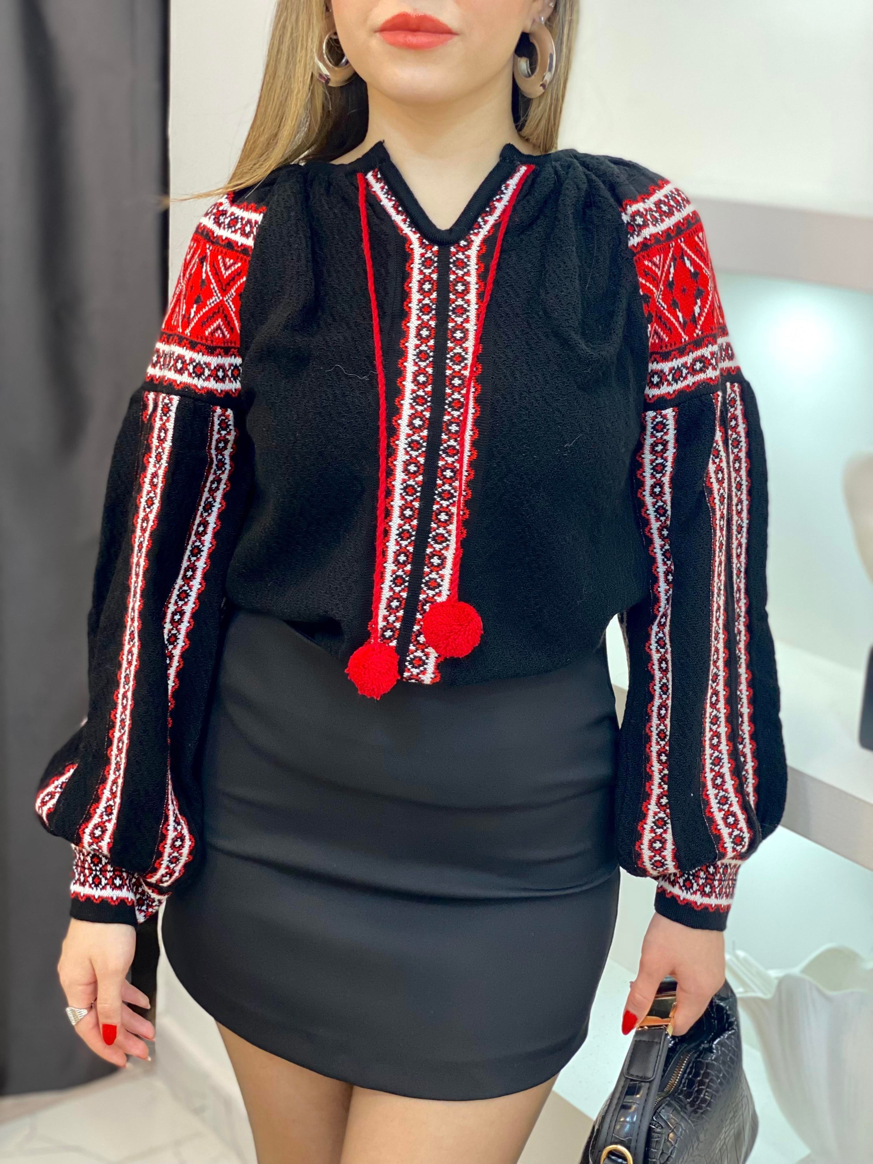 Tasarım Siyah Örgü Modelli Ponpon Detay Triko Kazak