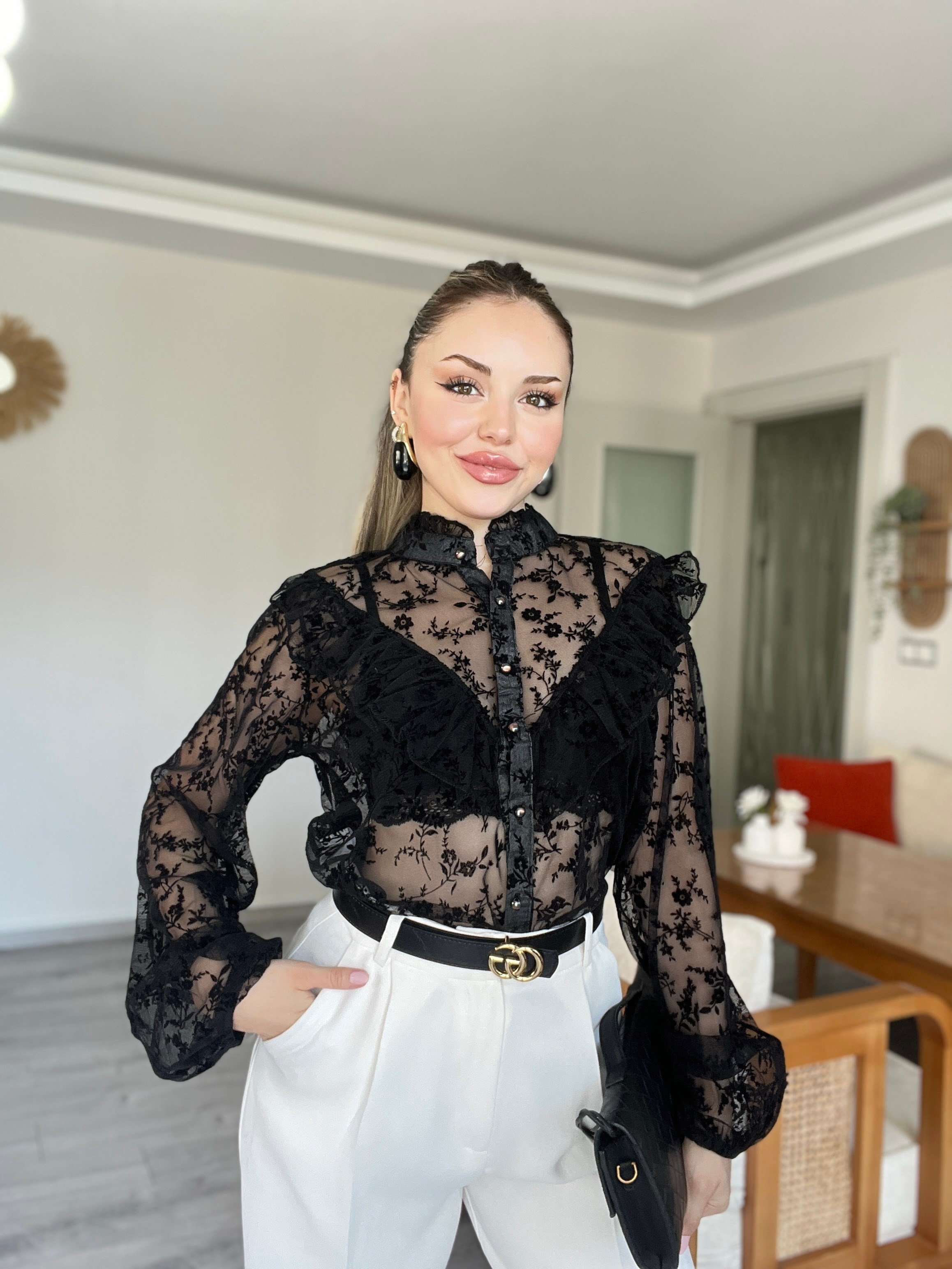 Tasarım Siyah Volanlı Organze Gömlek 
