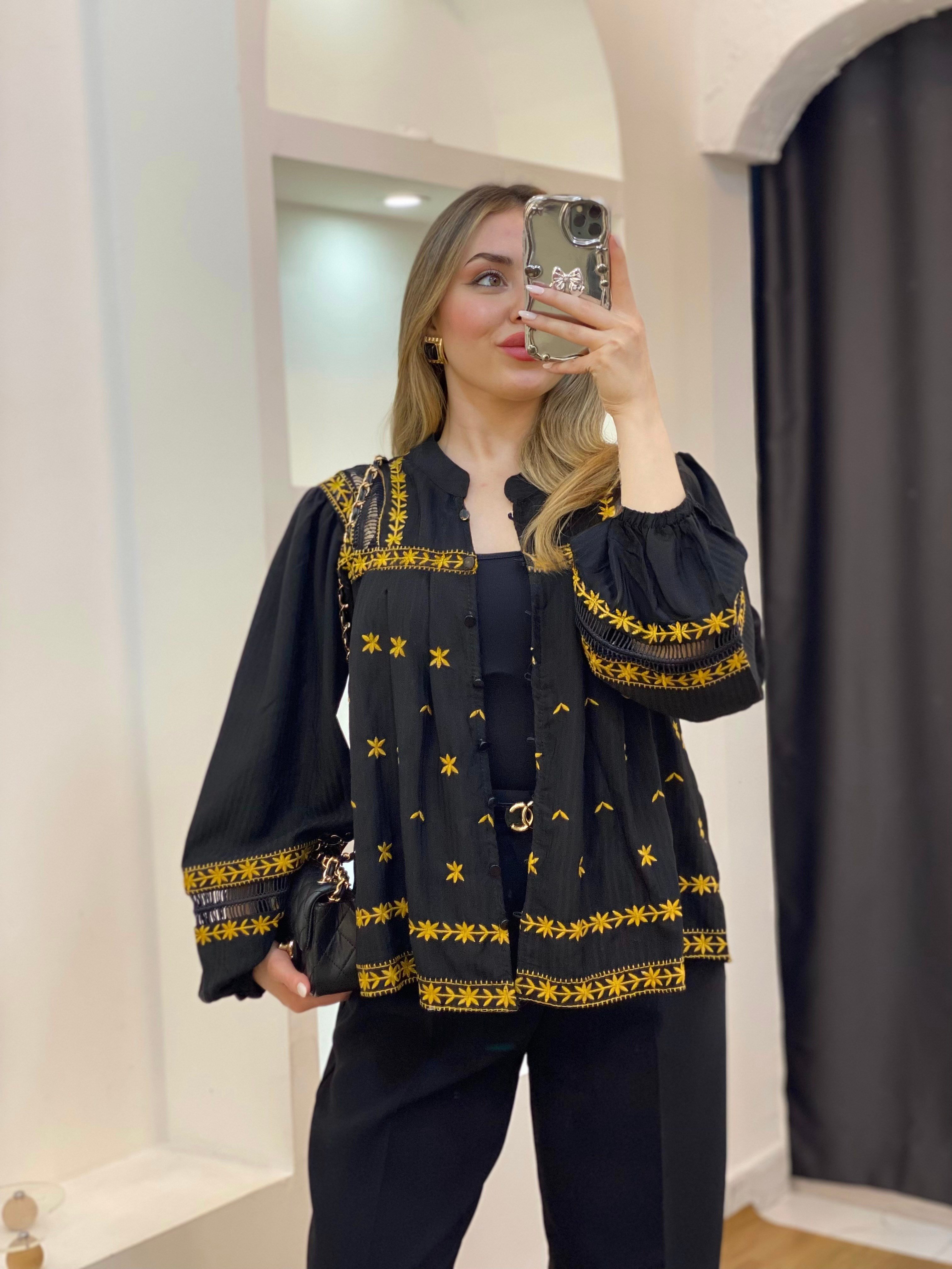 Tasarım Yıldız Nakışlı Ceket 