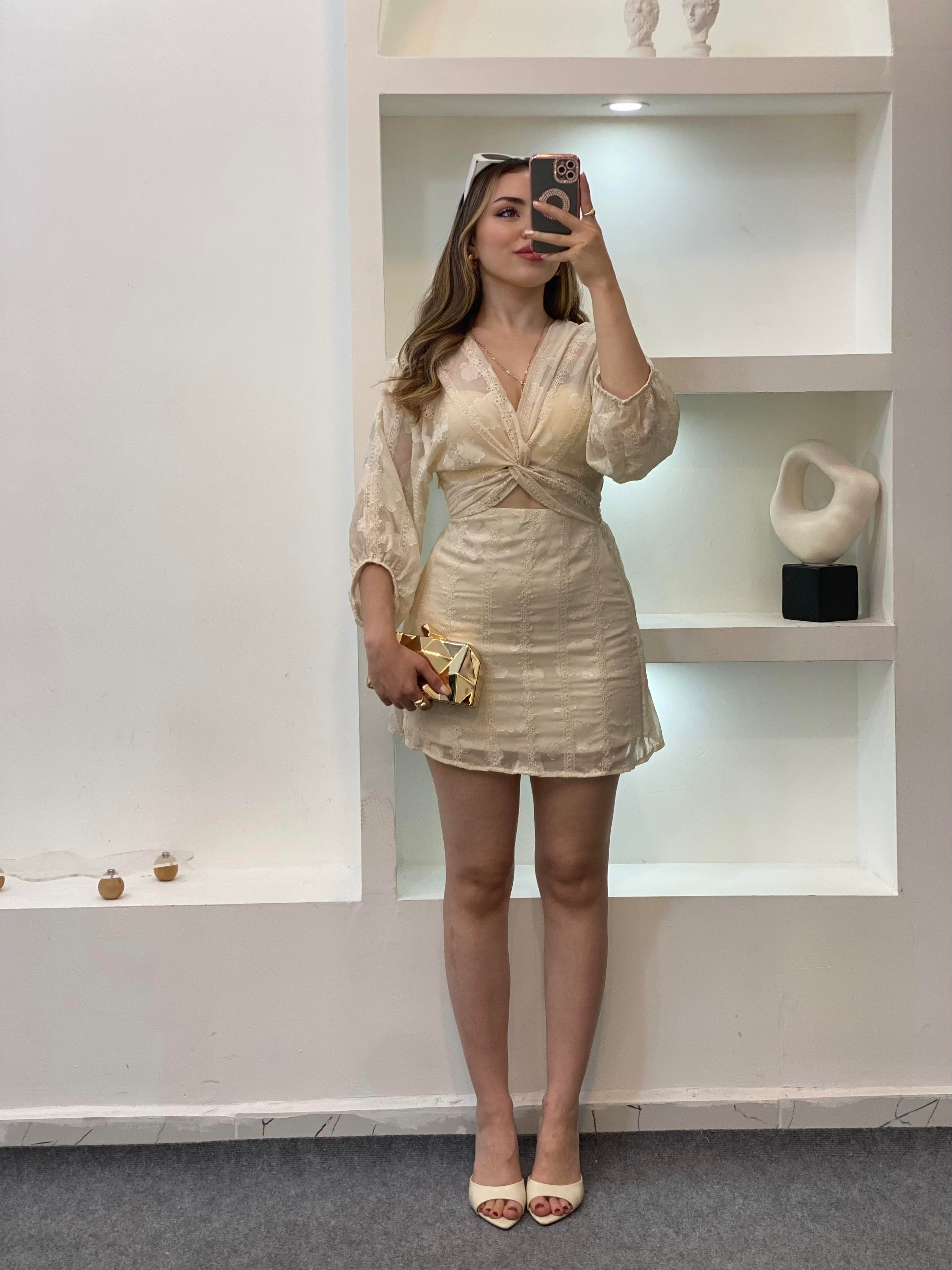 Transparan Mini Dekolteli Elbise 