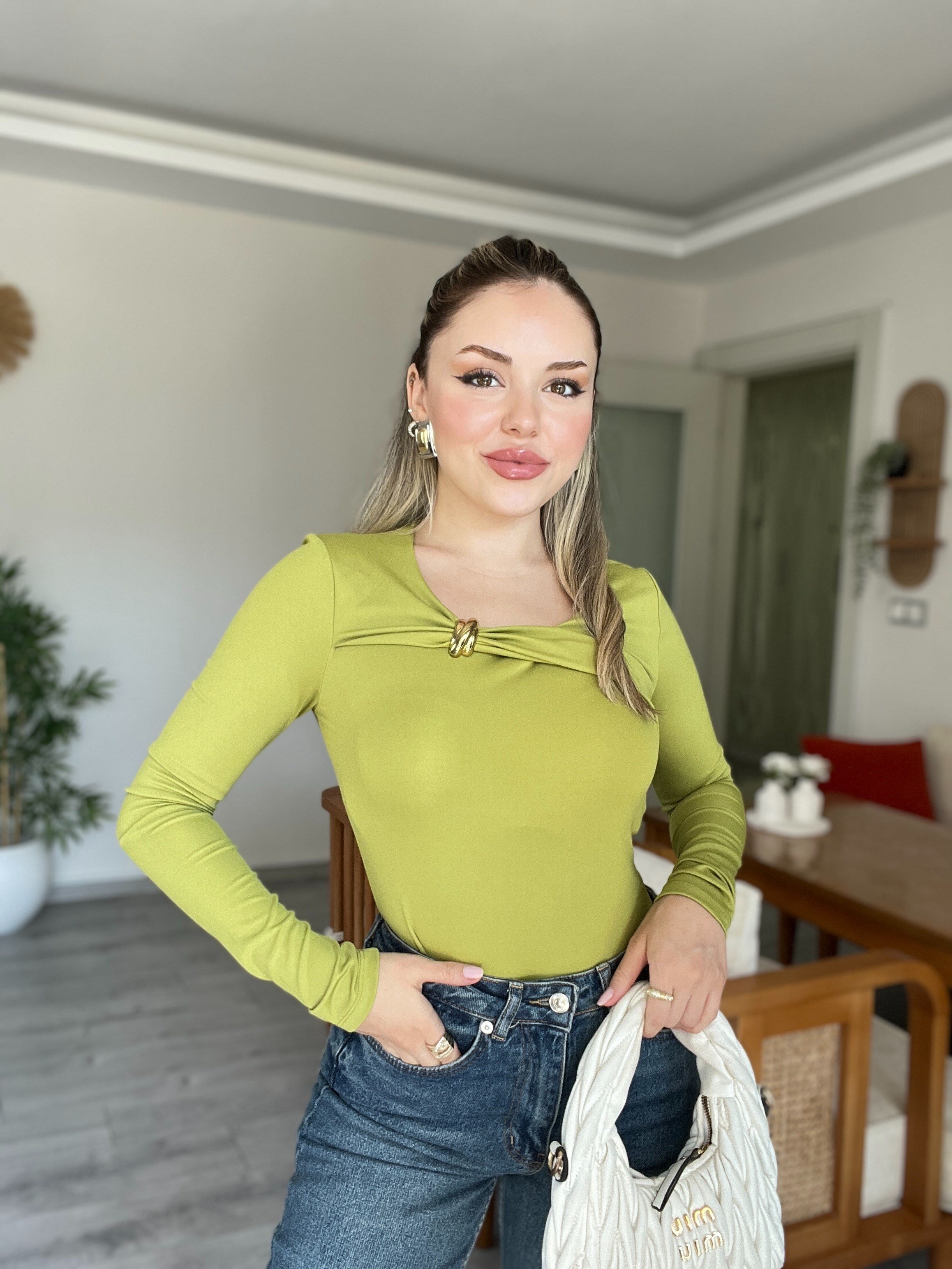 Yeşil Gold Broşlu Bluz