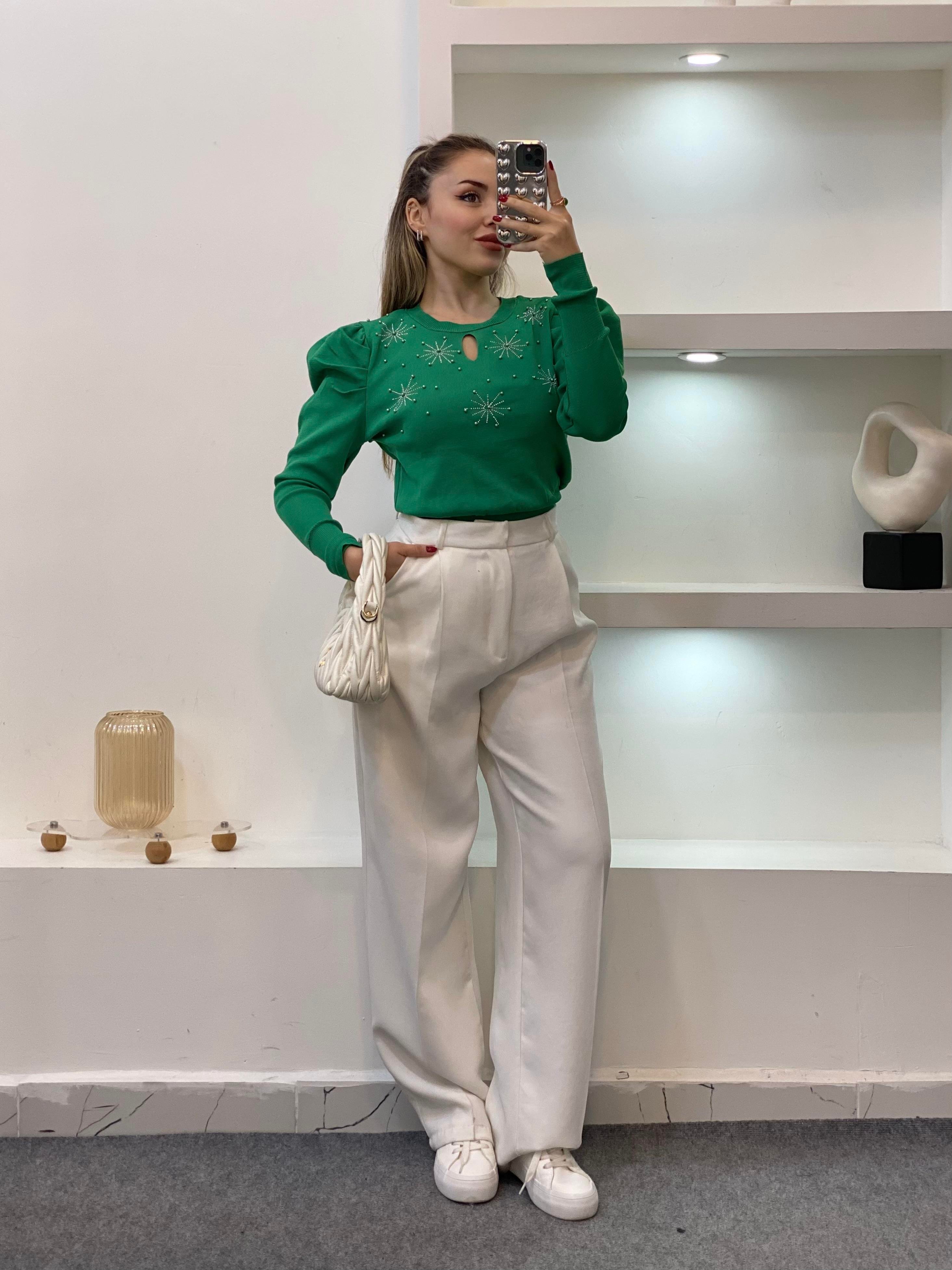 Yeşil Önü Mini Pencereli Taşlı Triko Bluz