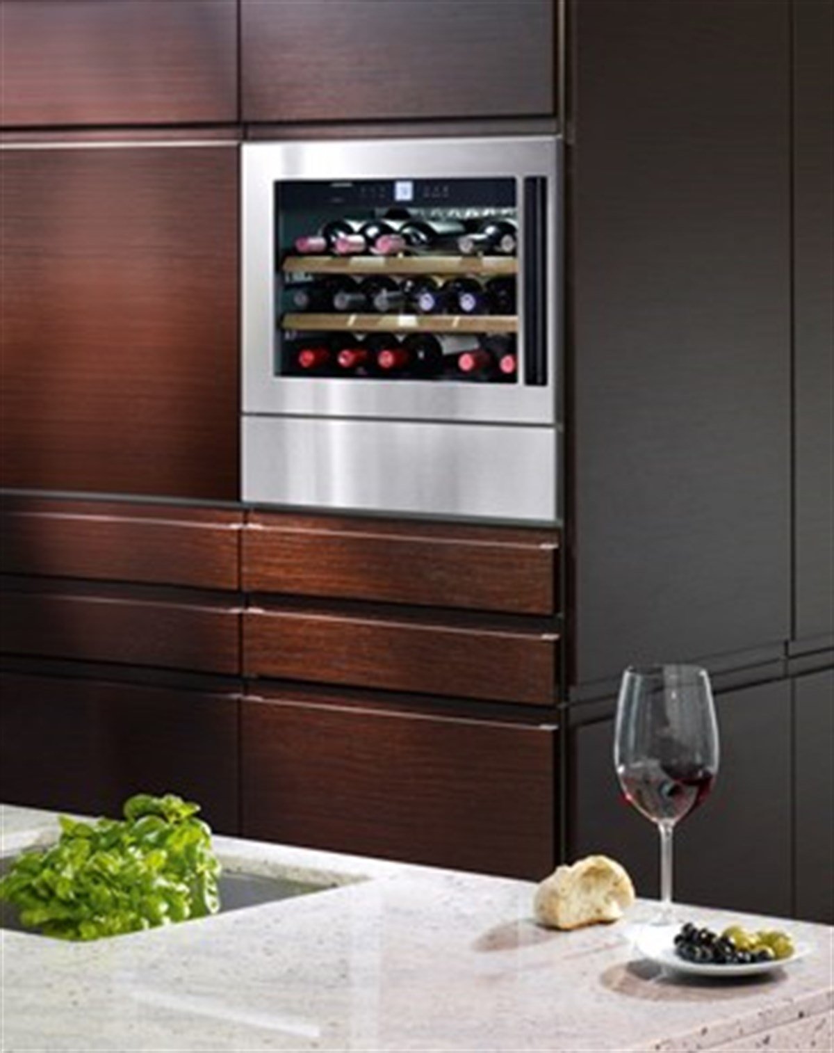 LIEBHERR WKEes 553 GrandCru ŞARAP DOLABI