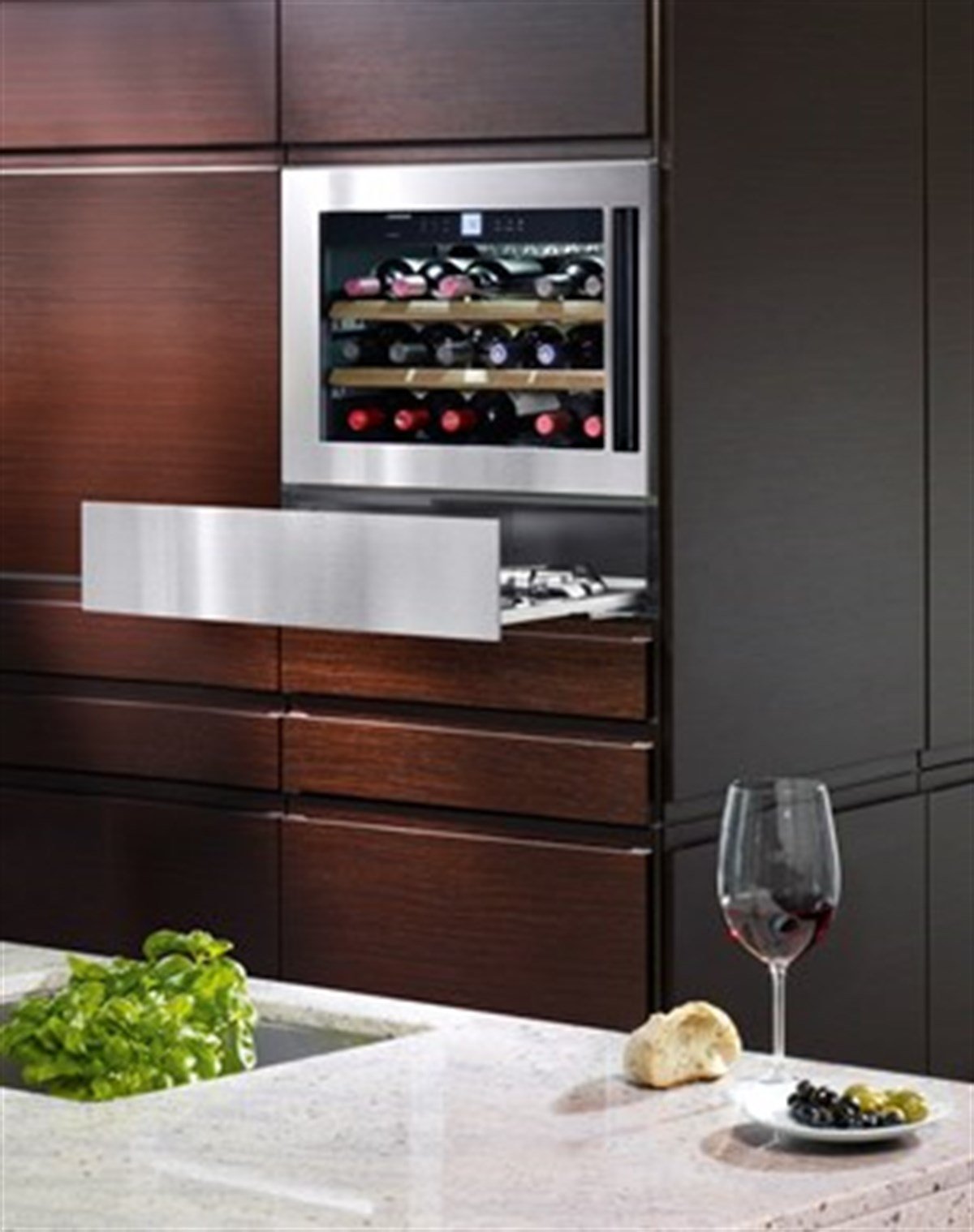 LIEBHERR WKEes 553 GrandCru ŞARAP DOLABI