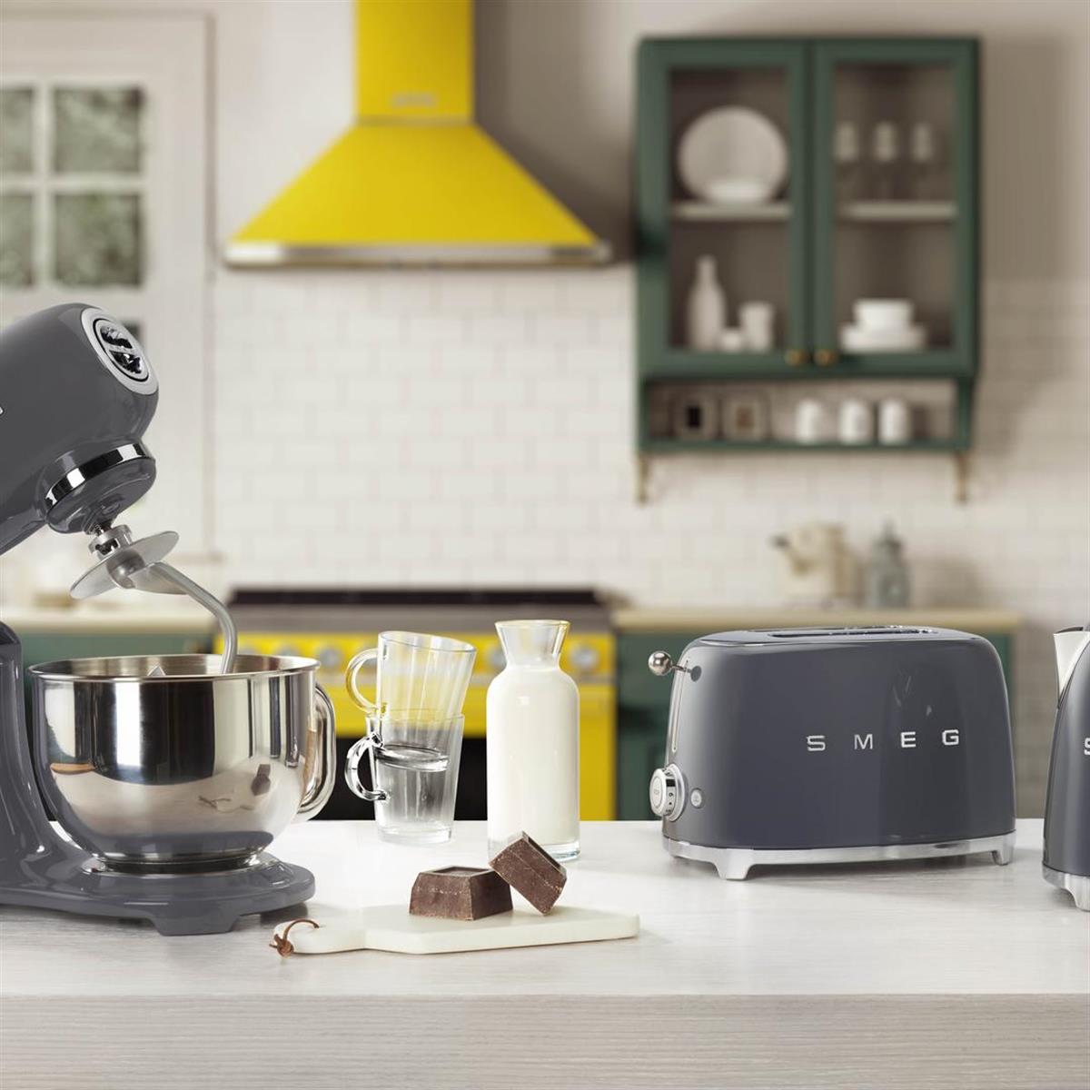 SMEG BARUT GRİ EKMEK KIZARTMA MAKİNESİ TSF01GREU