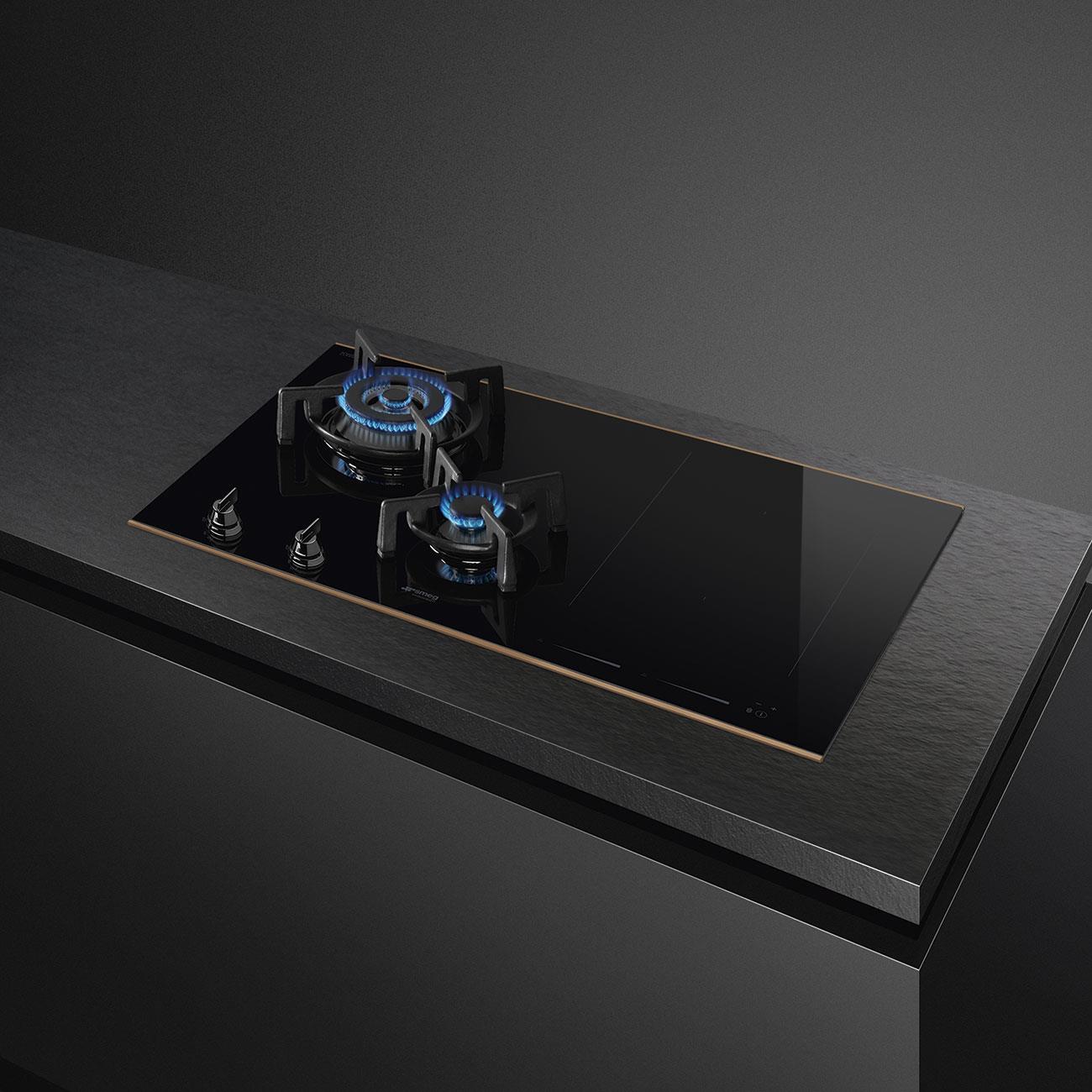 SMEG PM6743R DOLCE STİL NOVO SİYAH CAM SERAMİK BAKIR ESTETİK İNDÜKSİYONLU VE GAZ KOMBİNELİ OCAK