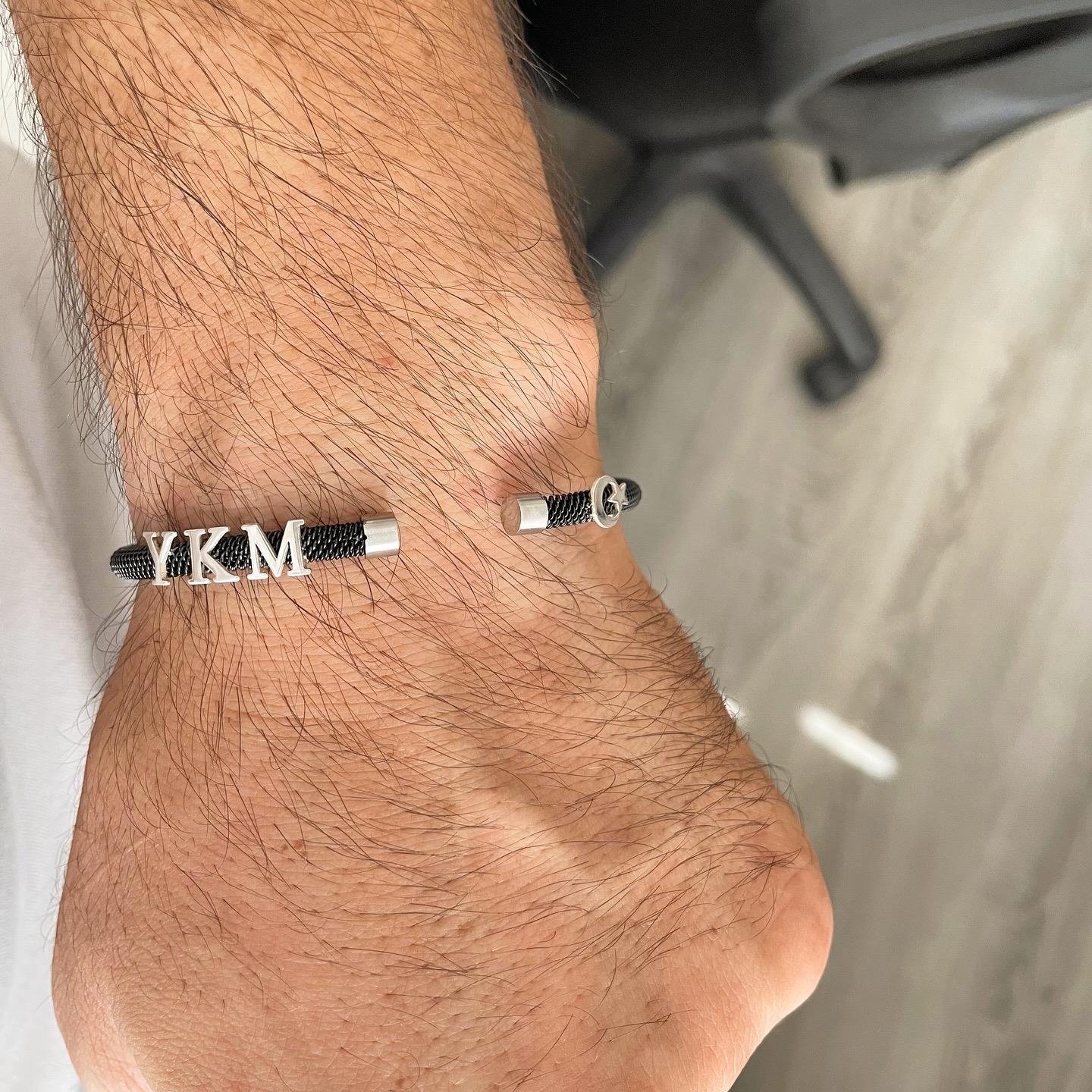 14 Ayar Beyaz Altın 3Harfli  Ayyıldız Logolu Siyah Çelik Bileklik 
