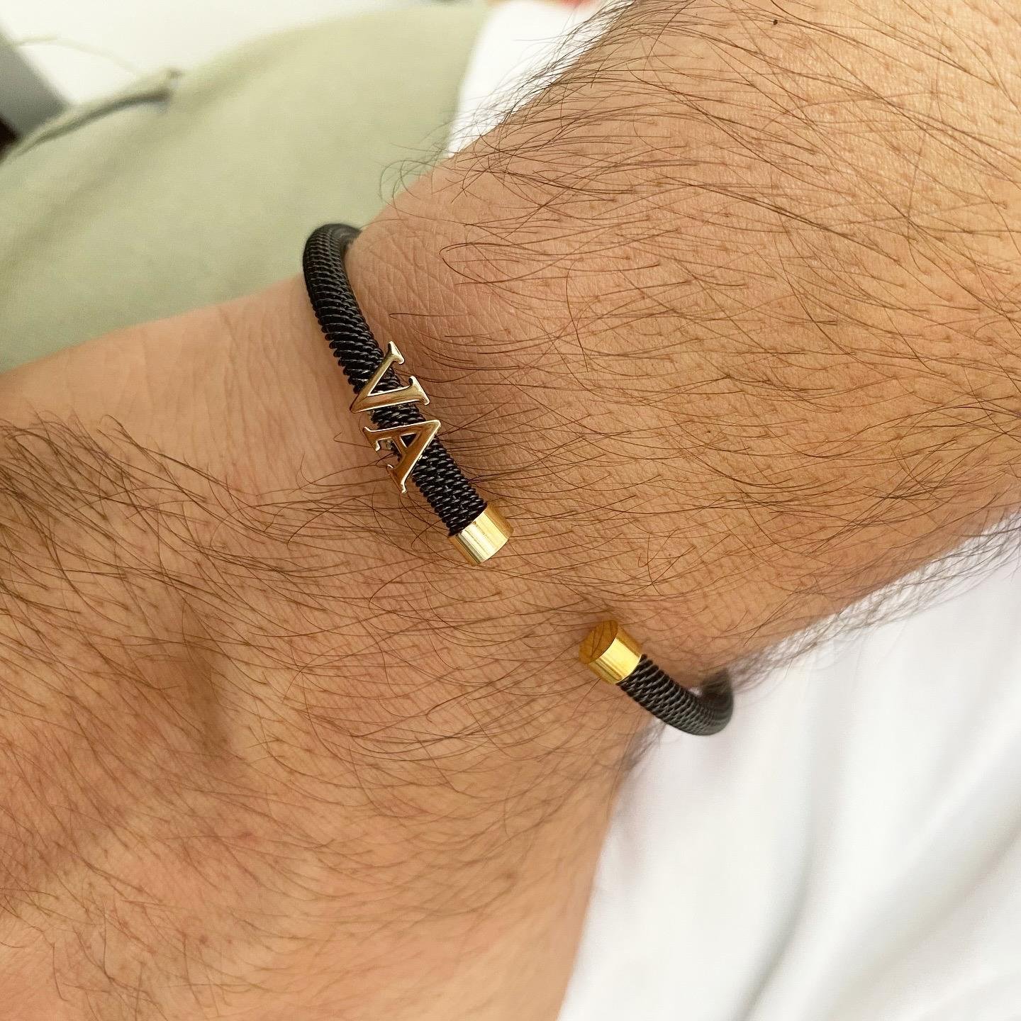 14k Altın Harf Detaylı Siyah Çelik Bileklik