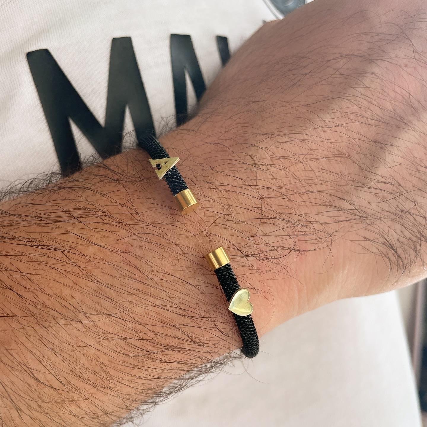 14k Altın Harf ve Kalp Detaylı Siyah Çelik Bileklik
