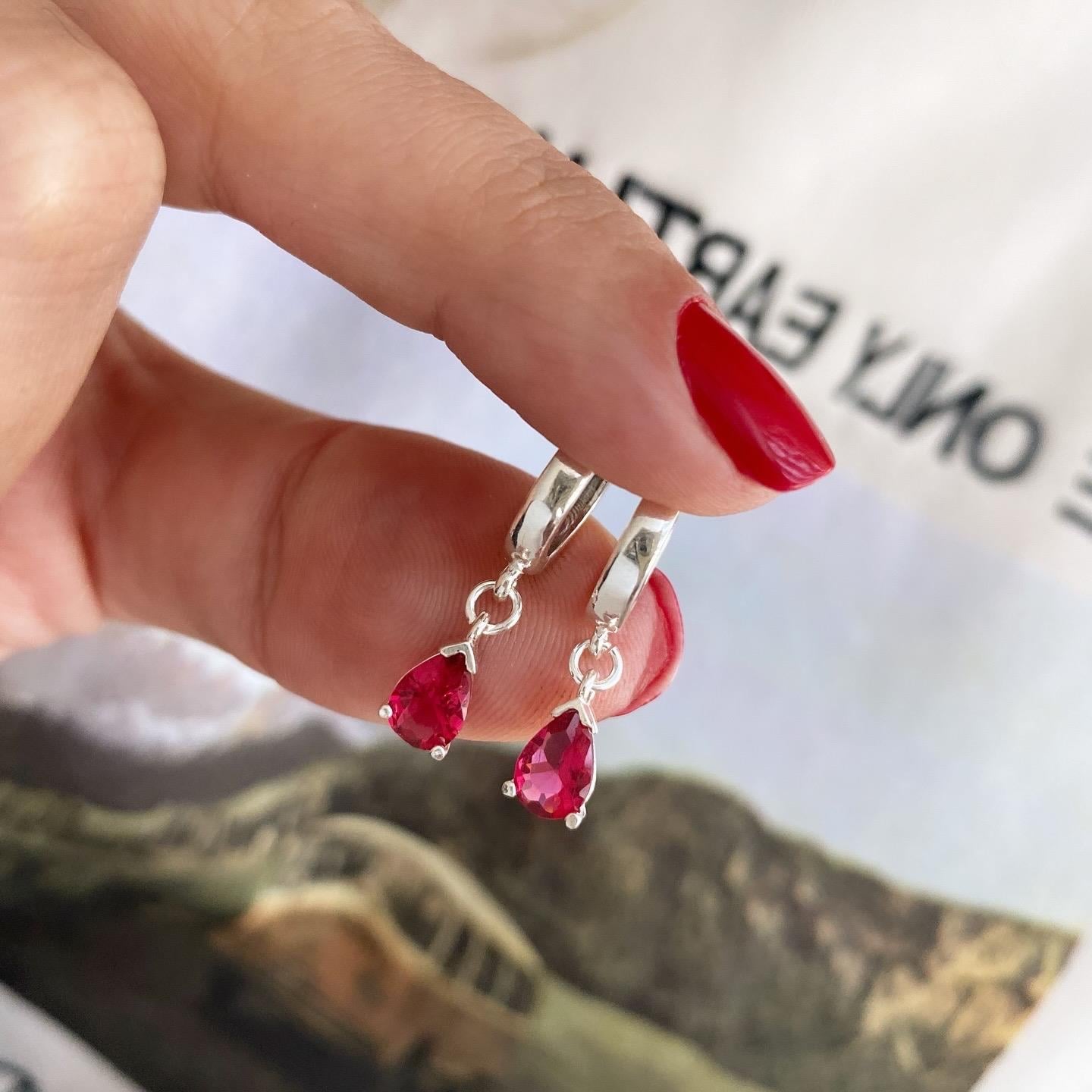 925 Ayar Gümüş Damla Pembe Taşlı Küpe