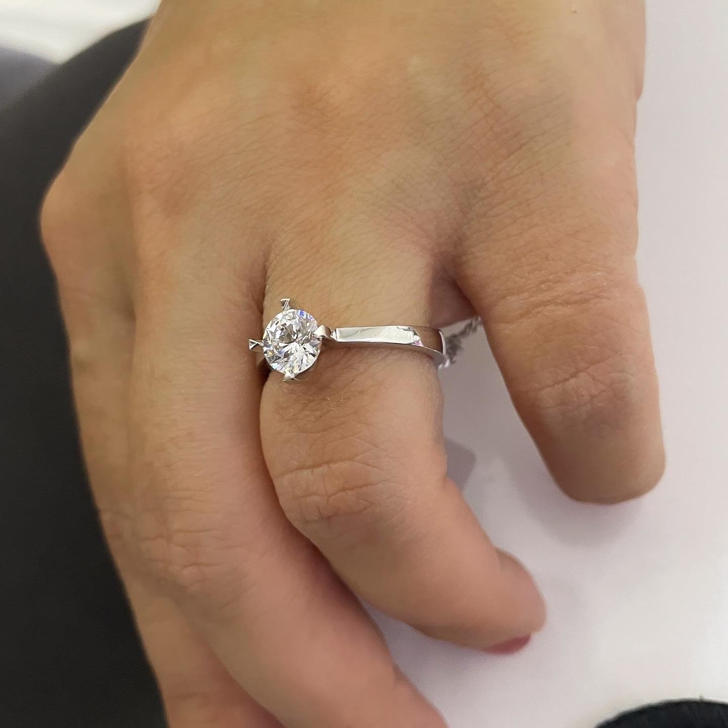 925 Ayar Swarovski Taşlı Gümüş Tektaş Yüzük